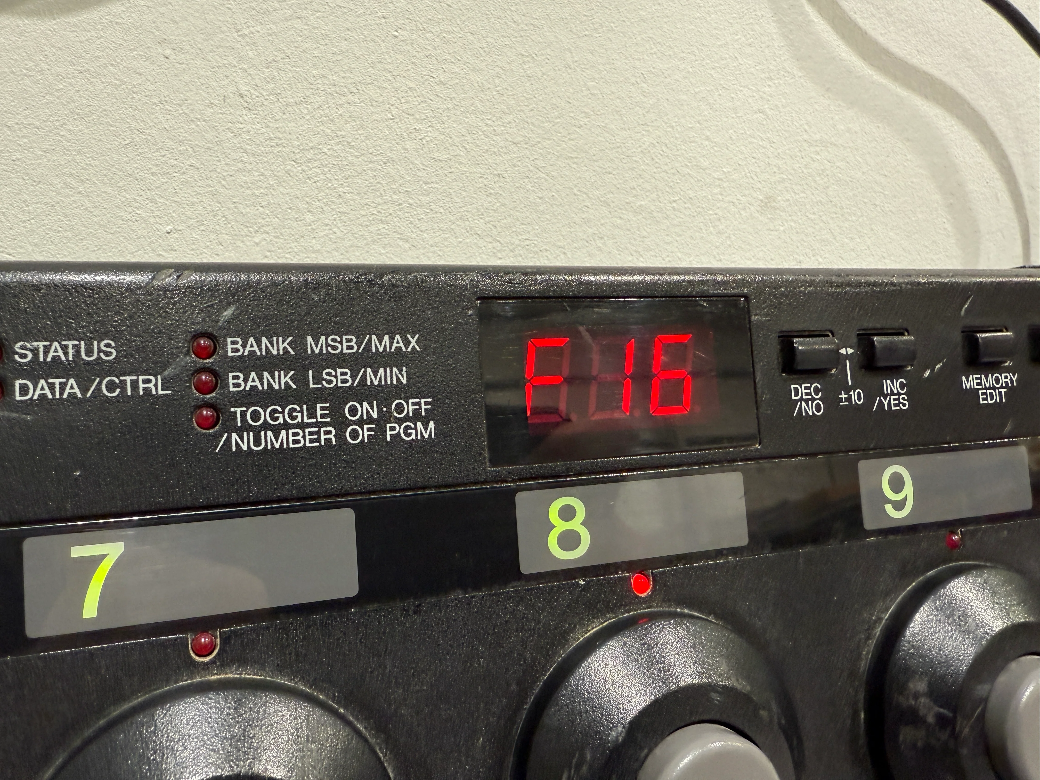 Yamaha MFC10 MIDI Foot Controller with Instruction Booklet - Image 3