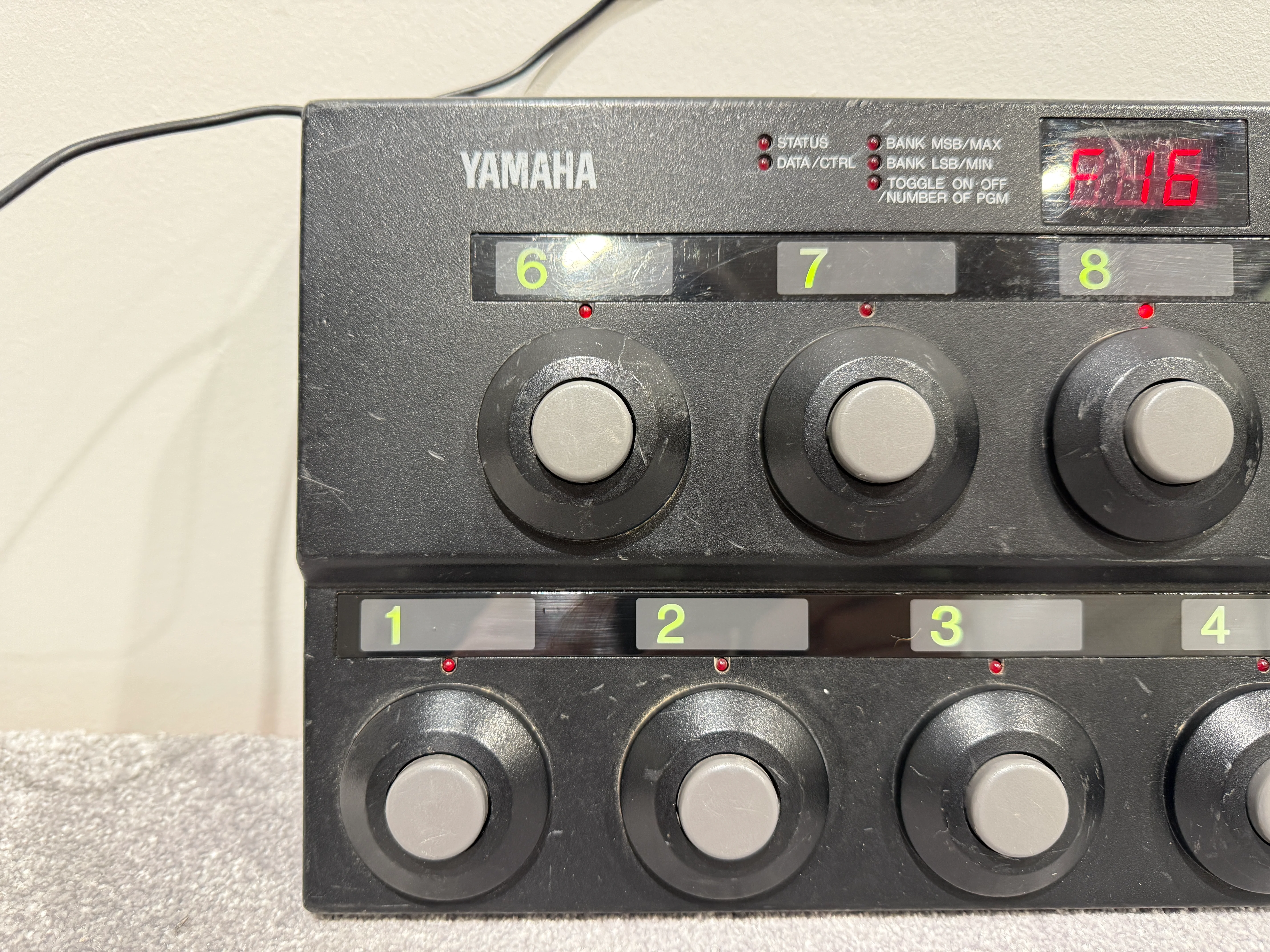 Yamaha MFC10 MIDI Foot Controller with Instruction Booklet - Image 4