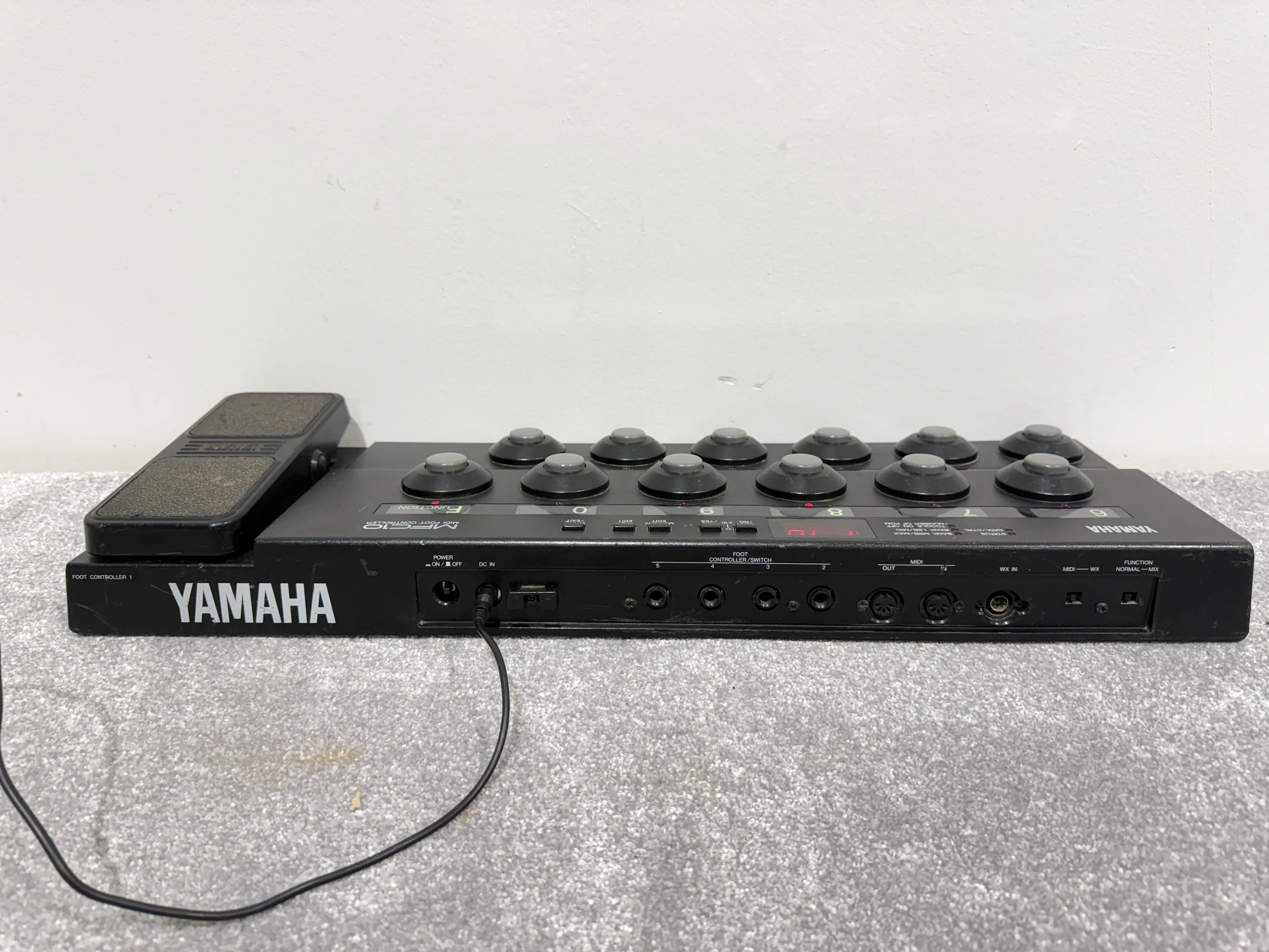 Yamaha MFC10 MIDI Foot Controller with Instruction Booklet - Image 8