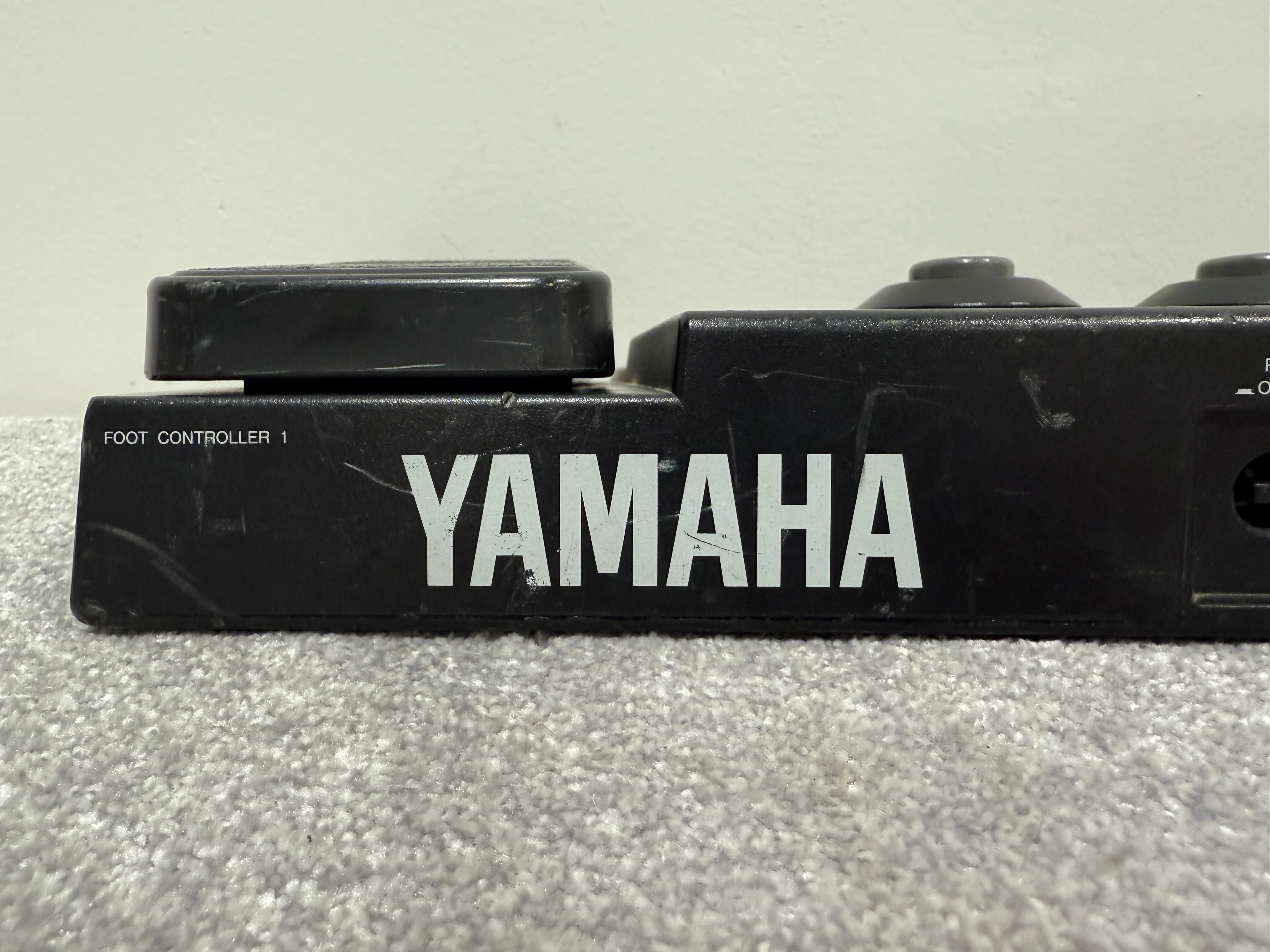 Yamaha MFC10 MIDI Foot Controller with Instruction Booklet - Image 9