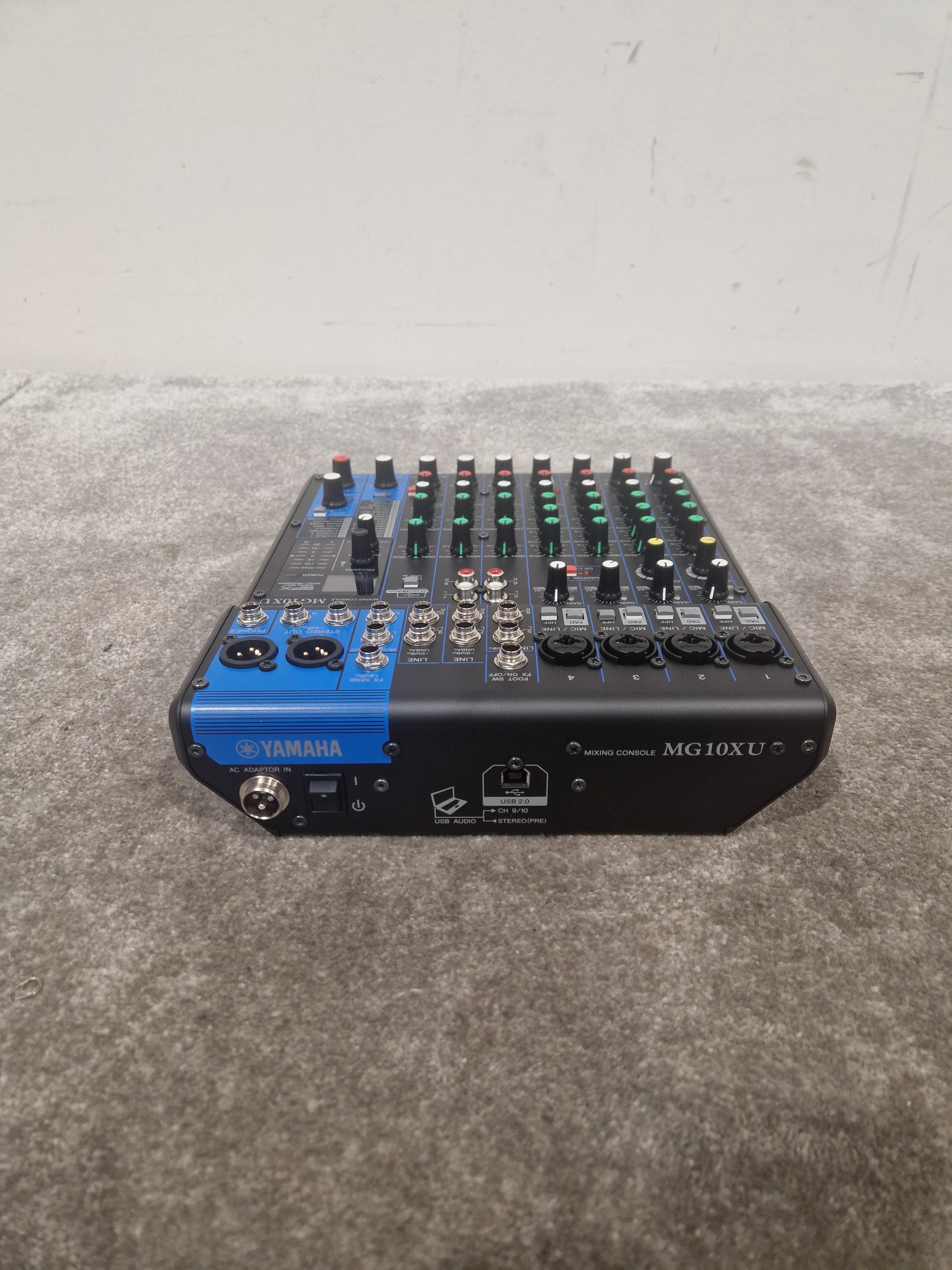 Yamaha MG10XU - 10-Channel Mixer w/ FX - Excellent w/ Soft Case - Image 4