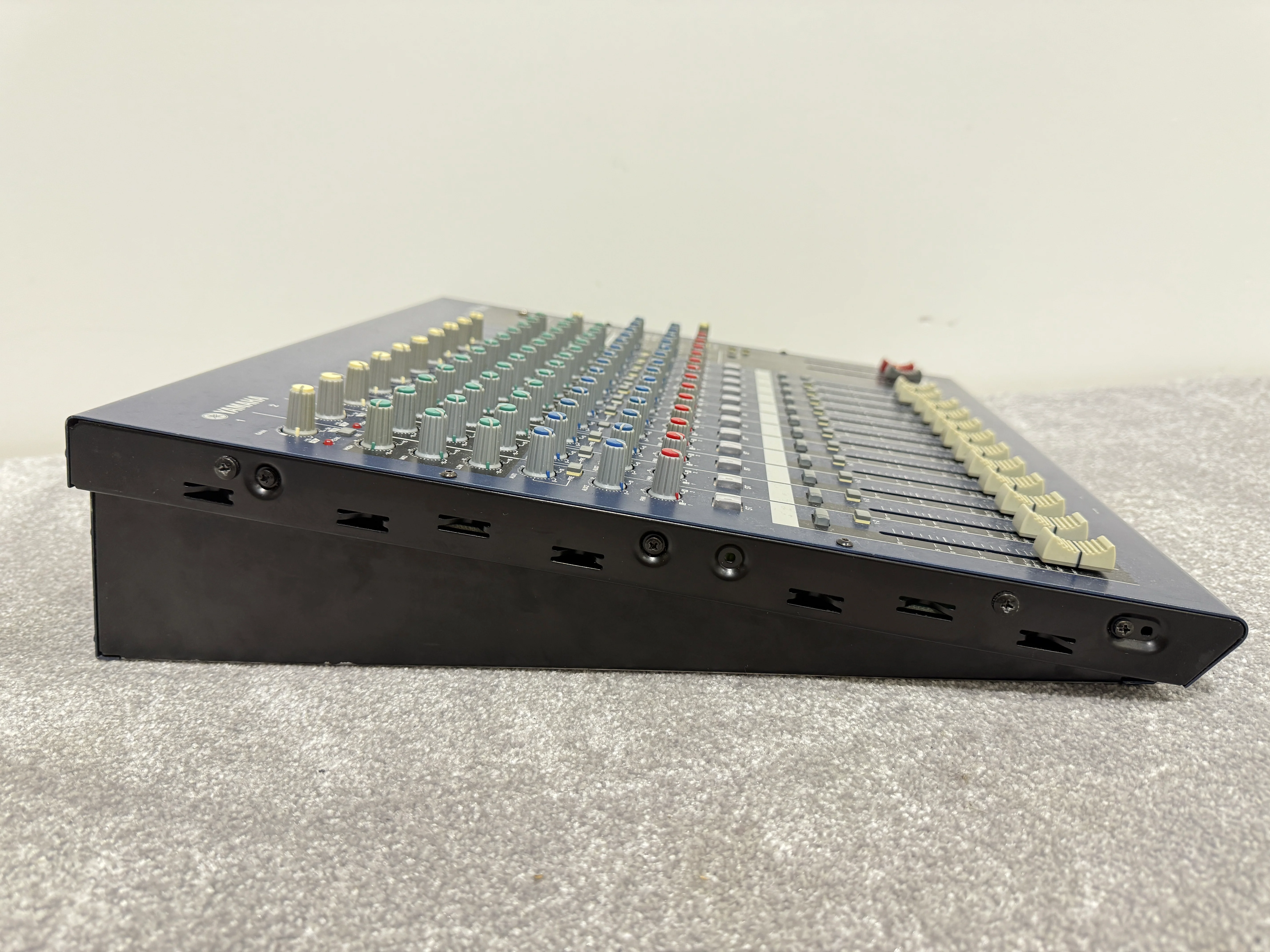 Yamaha MG16/4 Mixing Console - Image 7