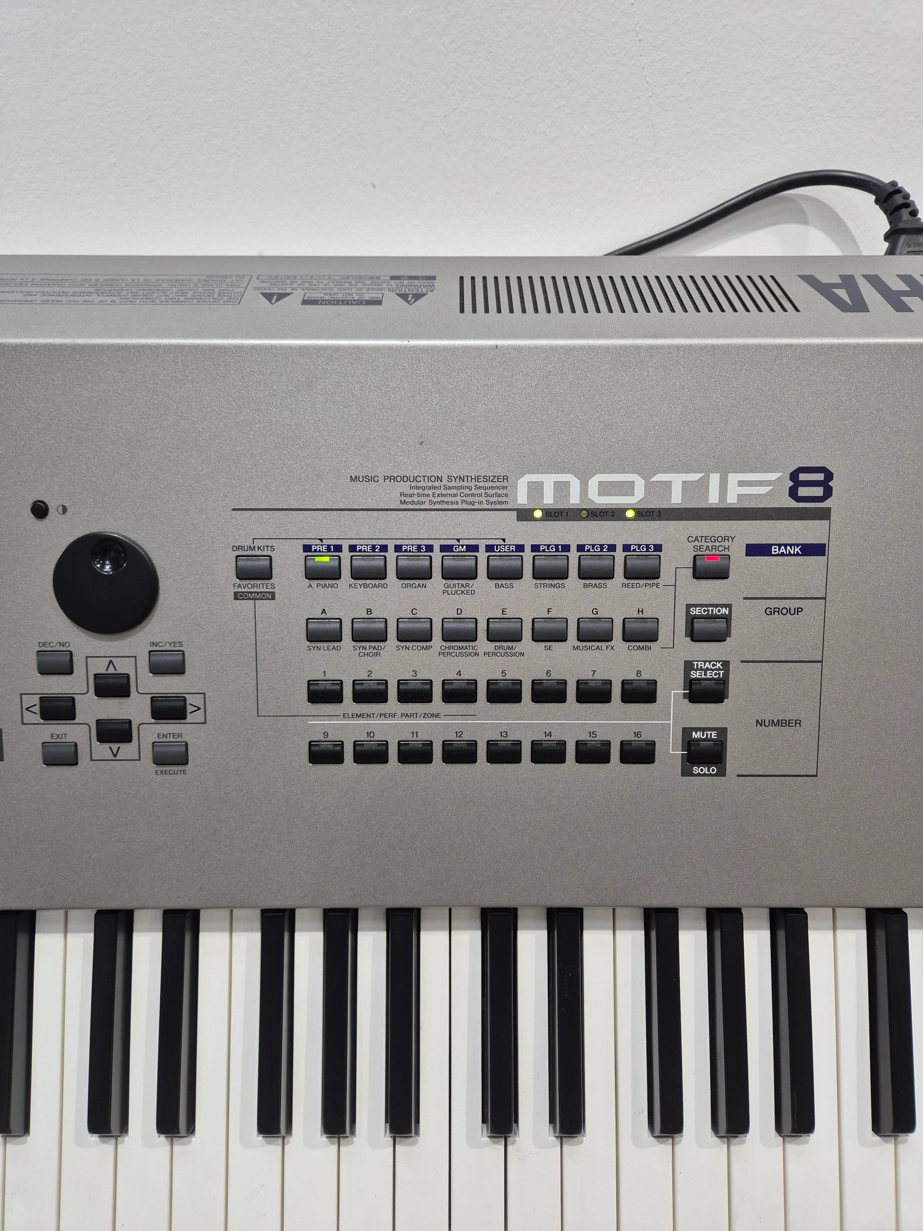 Yamaha Motif 8 Synth Keyboard - 88-Key Synthesizer - Very Good w/ Power Supply - Image 4