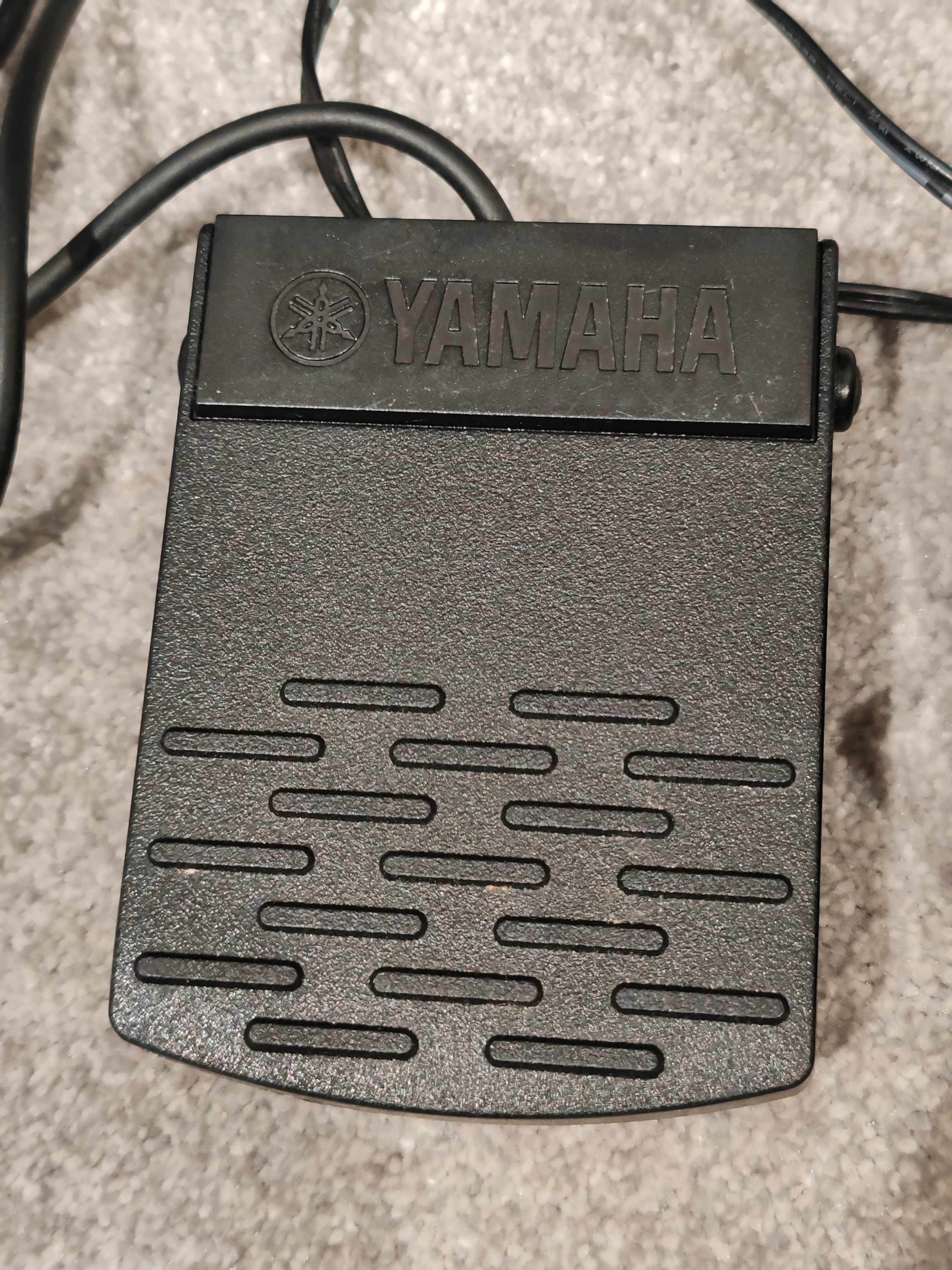 Yamaha P-125 88 Weighted Key Digital Piano w/ Sustain Pedal and Power Adapter - Image 11