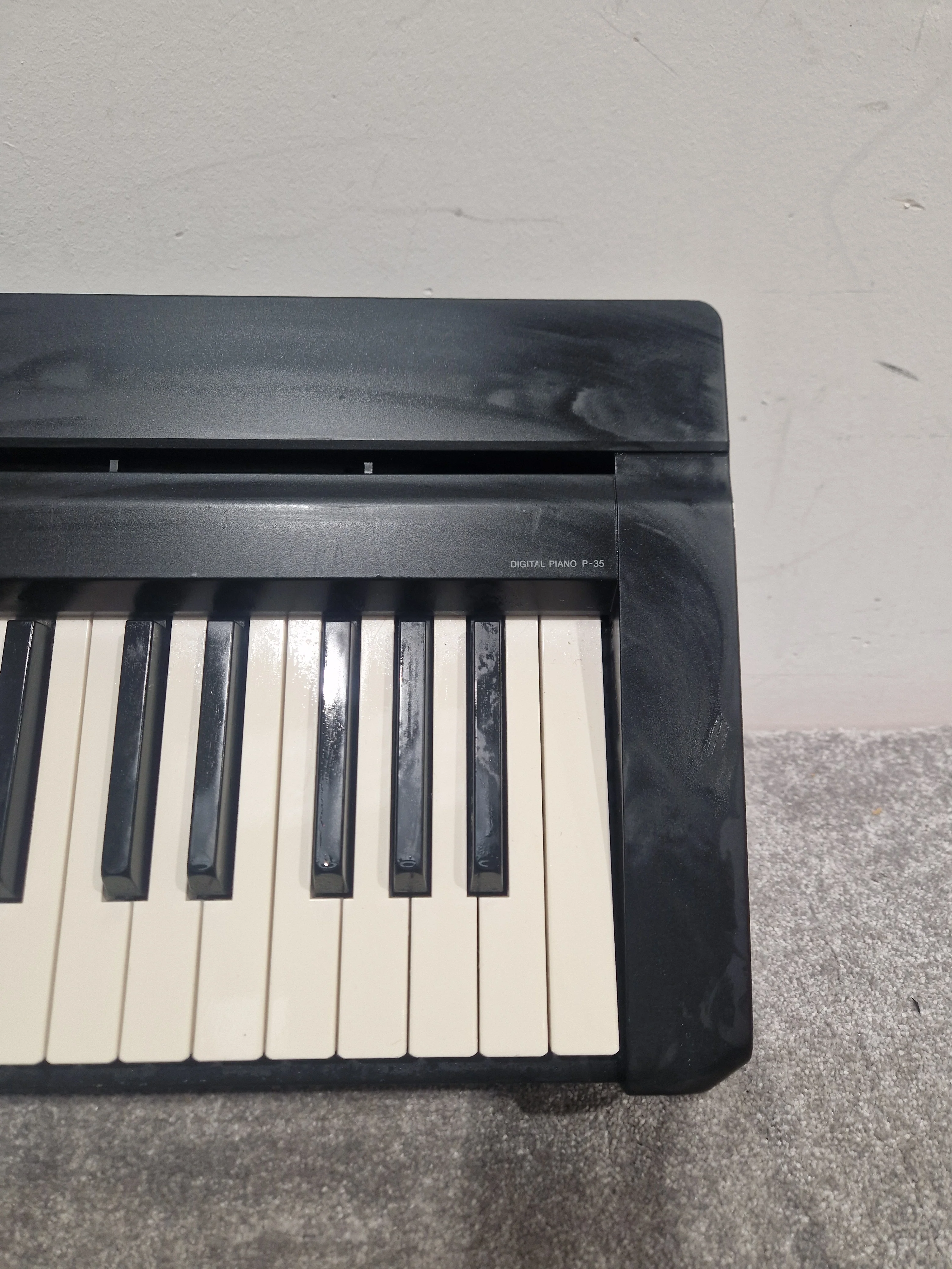 Yamaha P-35 - Digital Piano - Black - Excellent w/ Power Supply & Manuals - Image 12