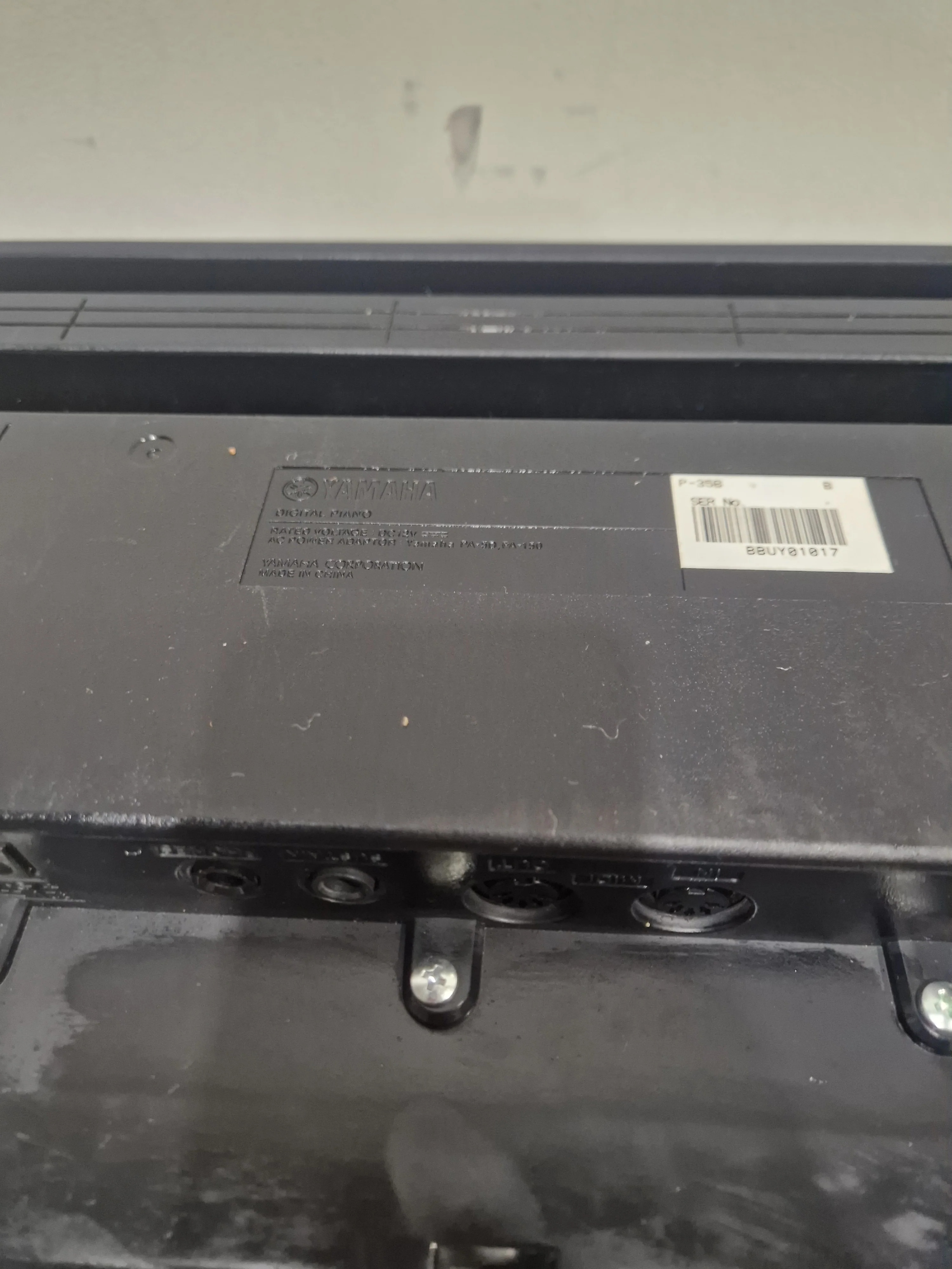 Yamaha P-35 - Digital Piano - Black - Excellent w/ Power Supply & Manuals - Image 4