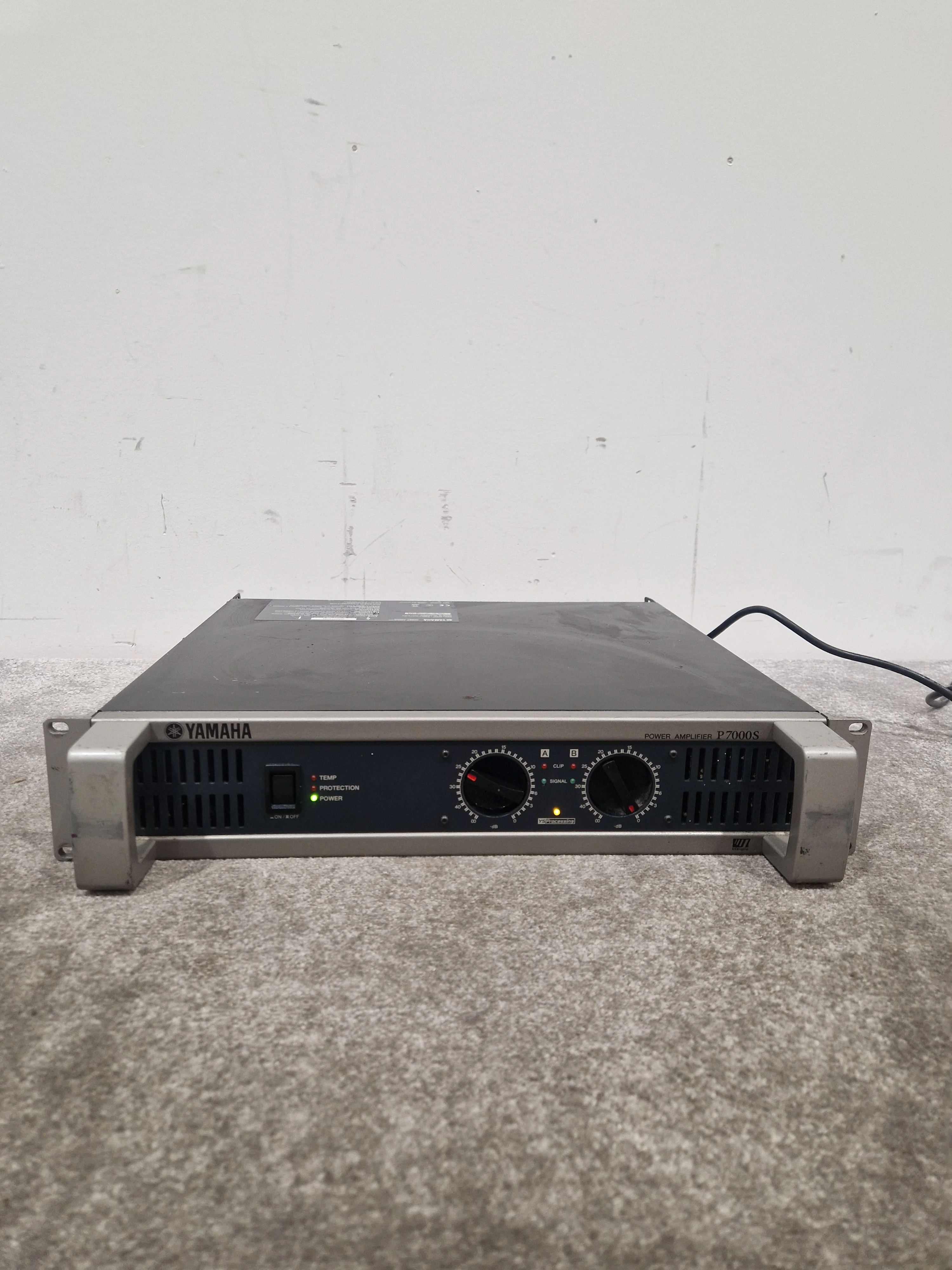 Yamaha P7000S - 700W Professional Power Amp - Good w/ Power Supply - Image 3