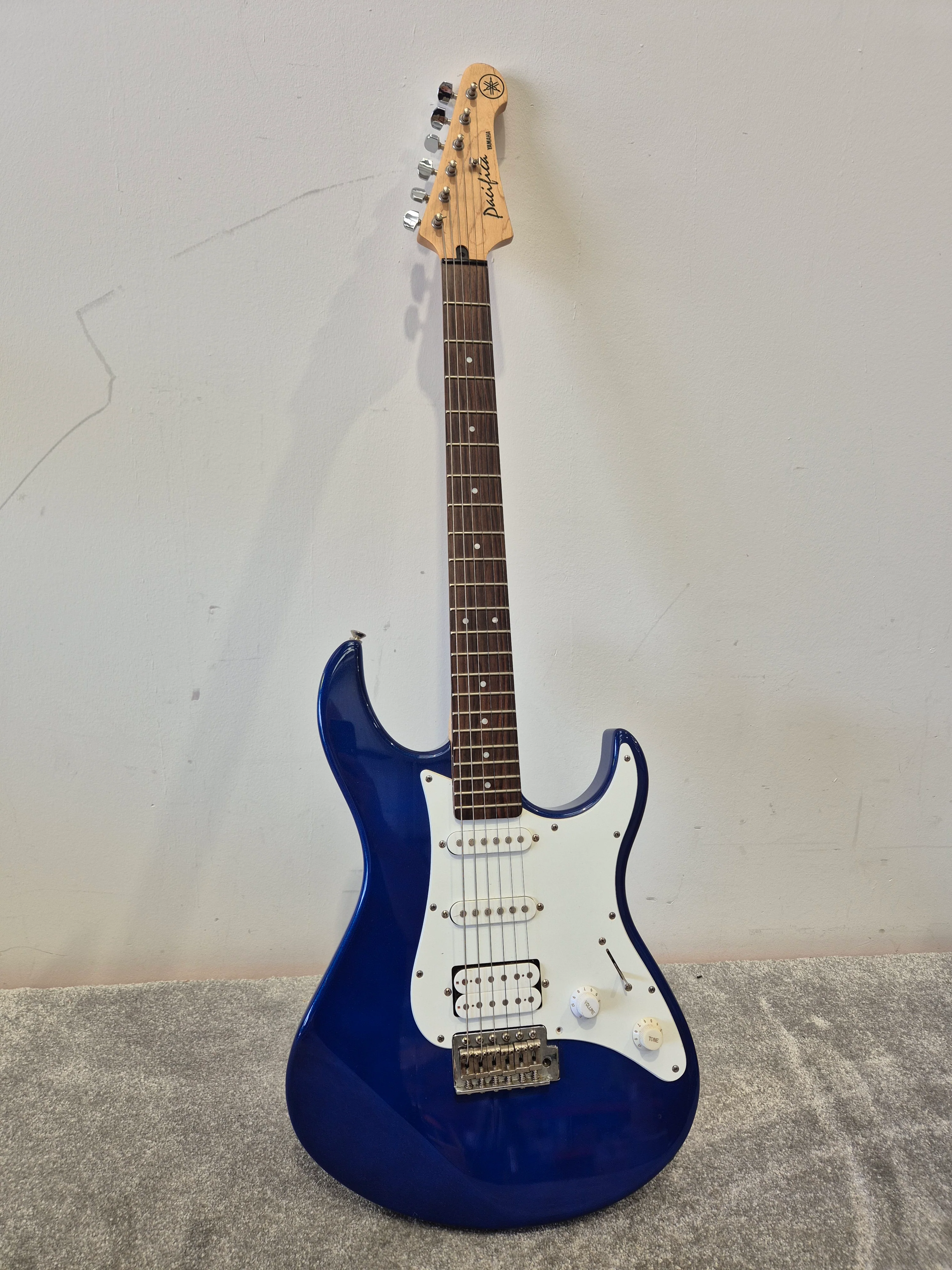 Yamaha Pacifica - Blue - Solid Body Electric Guitar - Very Good w/ Hard Case - Image 12