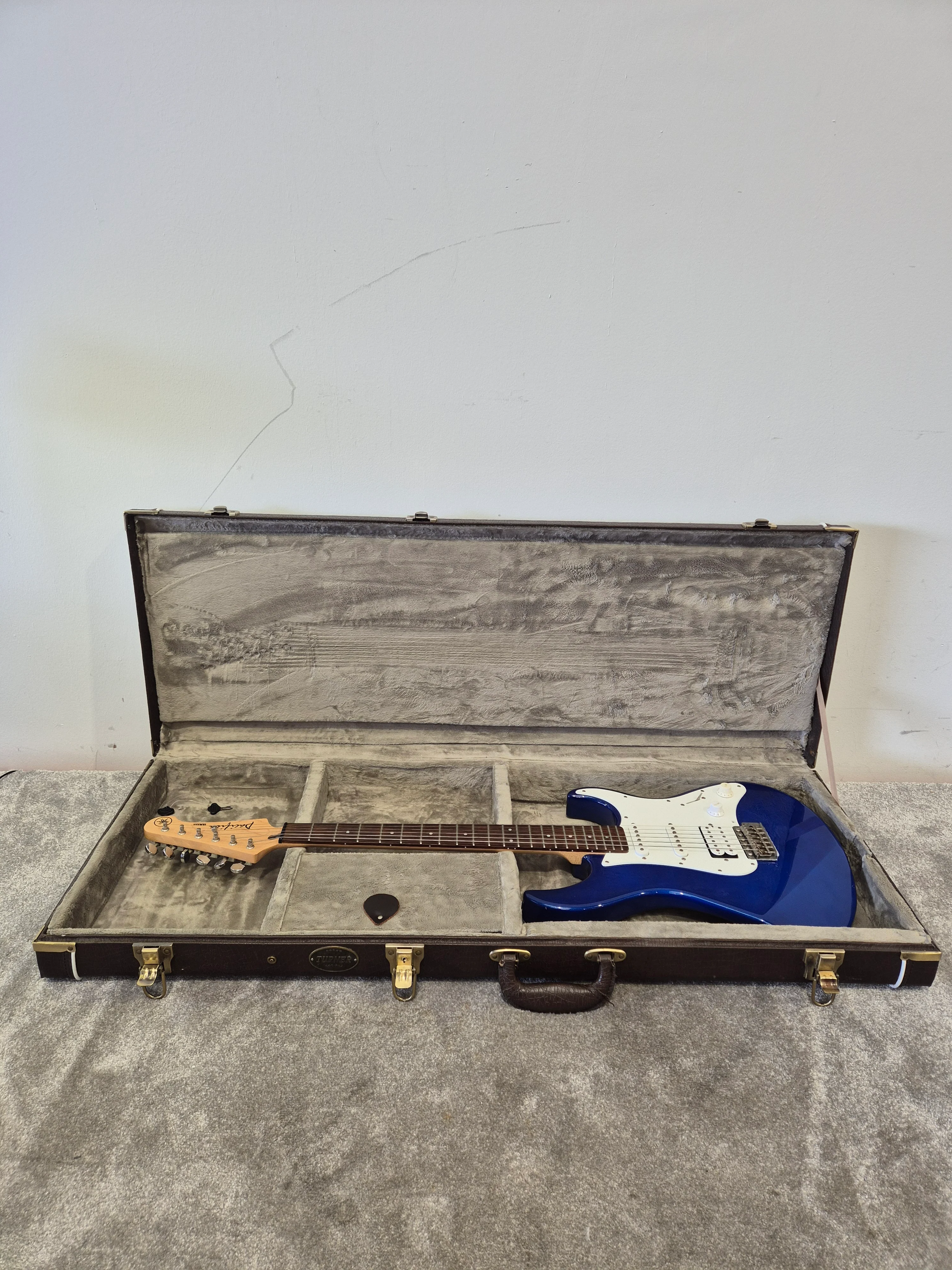 Yamaha Pacifica - Blue - Solid Body Electric Guitar - Very Good w/ Hard Case - Image 2
