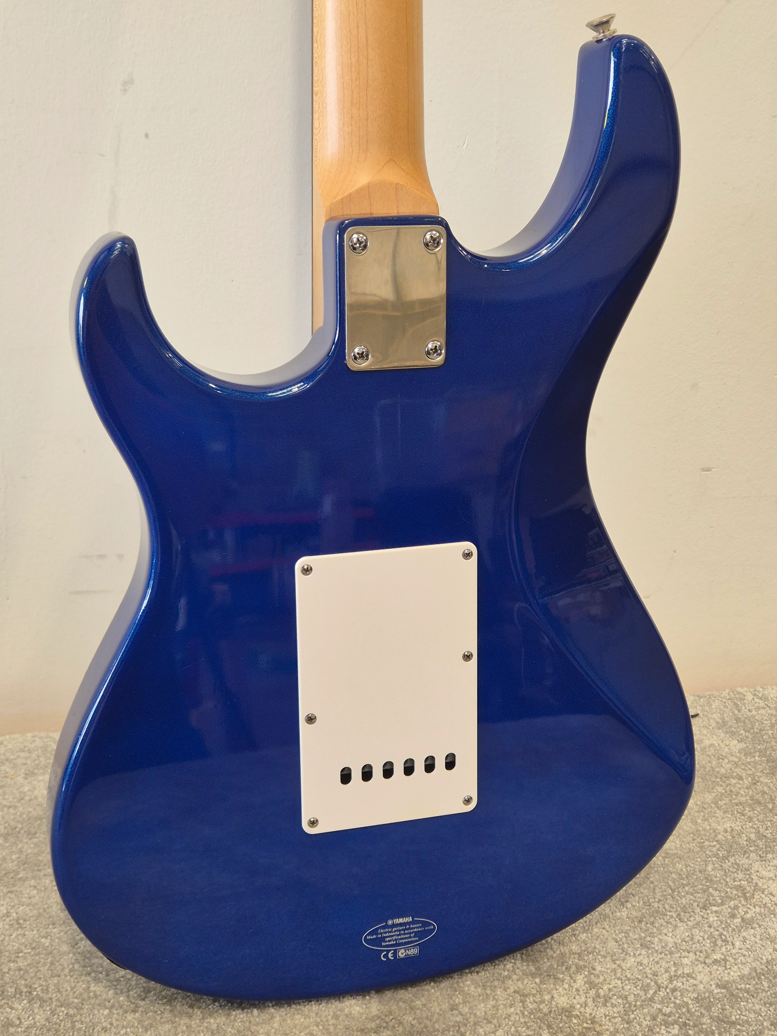 Yamaha Pacifica - Blue - Solid Body Electric Guitar - Very Good w/ Hard Case - Image 7