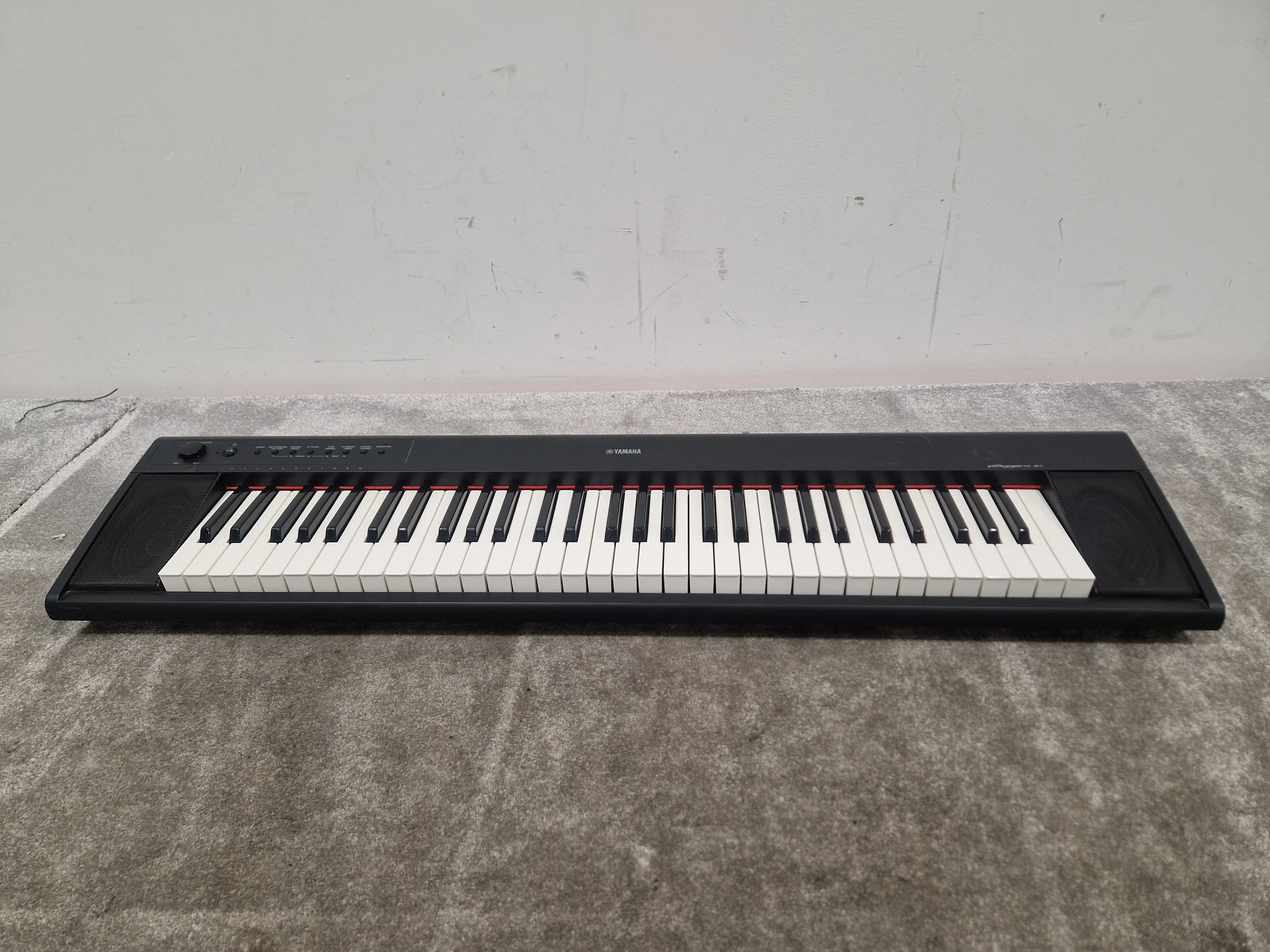 Yamaha Piaggero NP-series – 61-Key Portable Digital Piano, Graded Soft Touch – Very Good