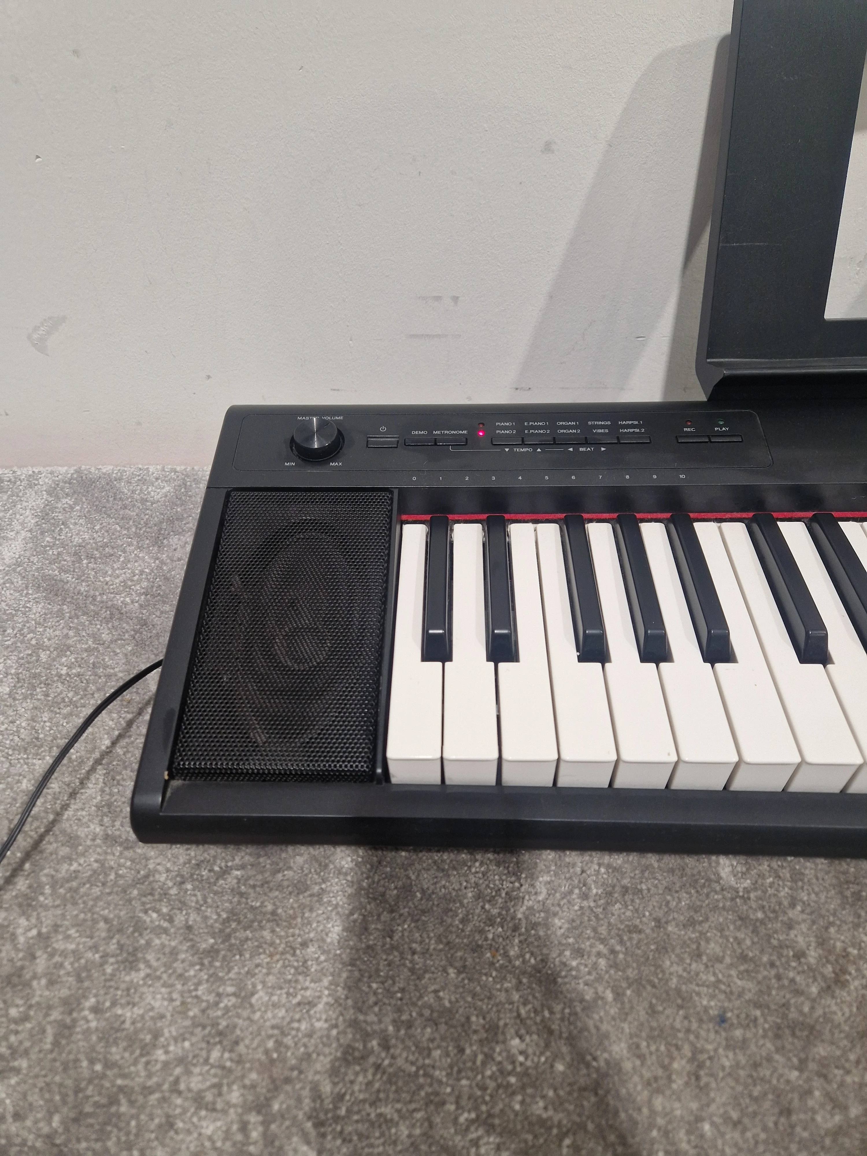 Yamaha Piaggero Keyboard NP-12B - Portable Digital Piano - Excellent w/ Original Box & Sustain Pedal - Image 3