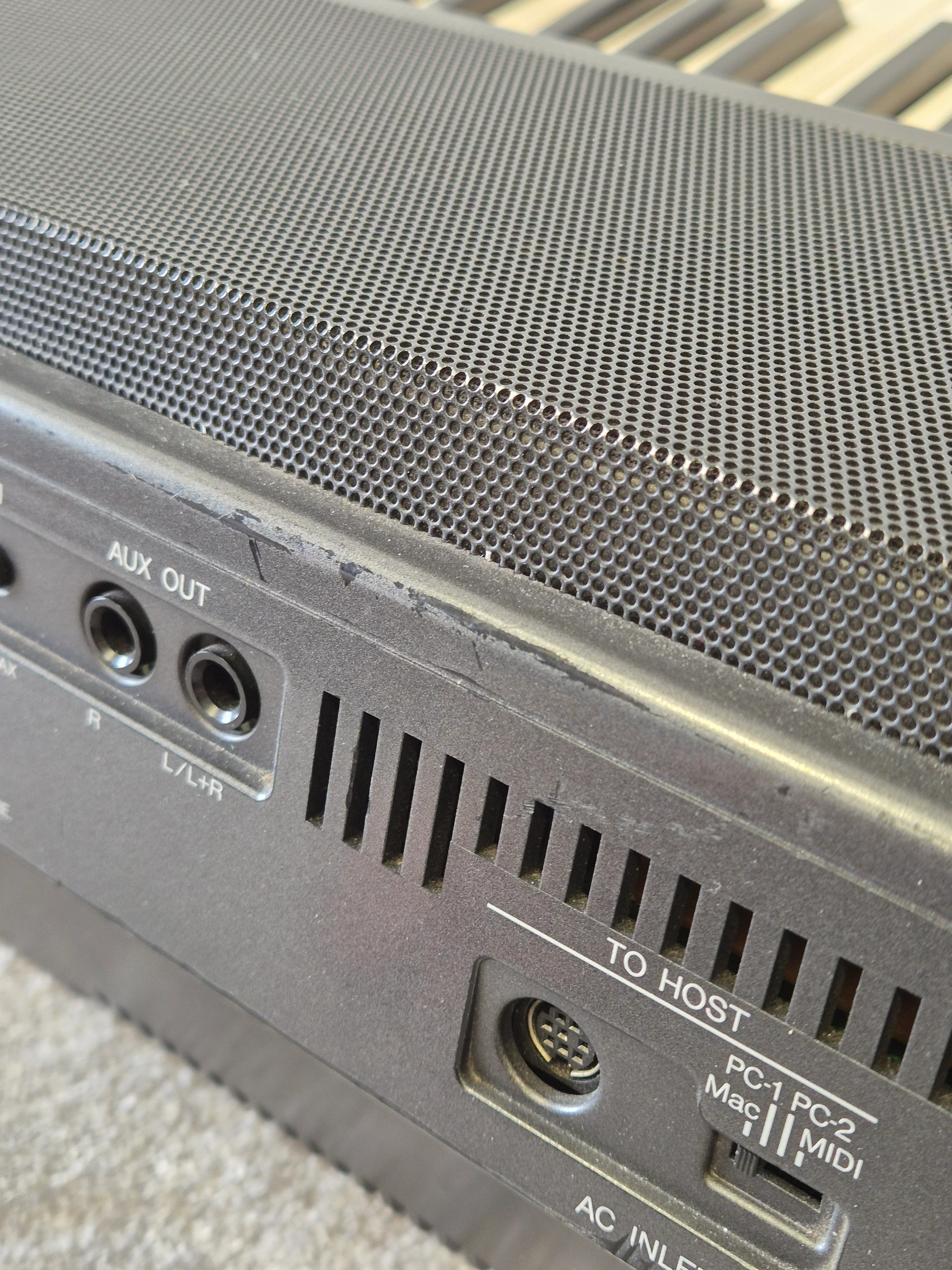 Yamaha PSR-8000 - Versatile Electronic Keyboard - Fair - Image 3