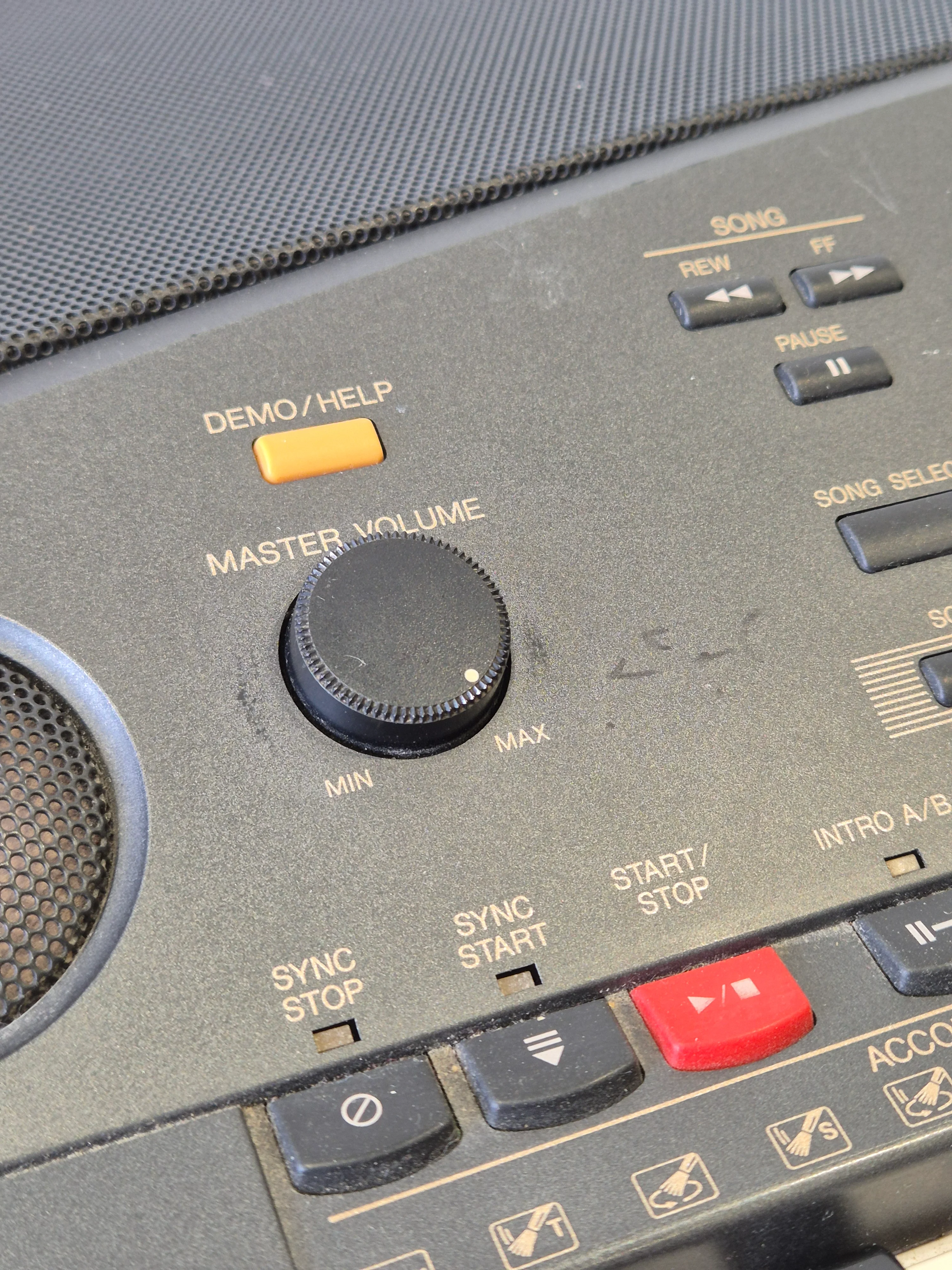 Yamaha PSR-8000 - Versatile Electronic Keyboard - Fair - Image 7