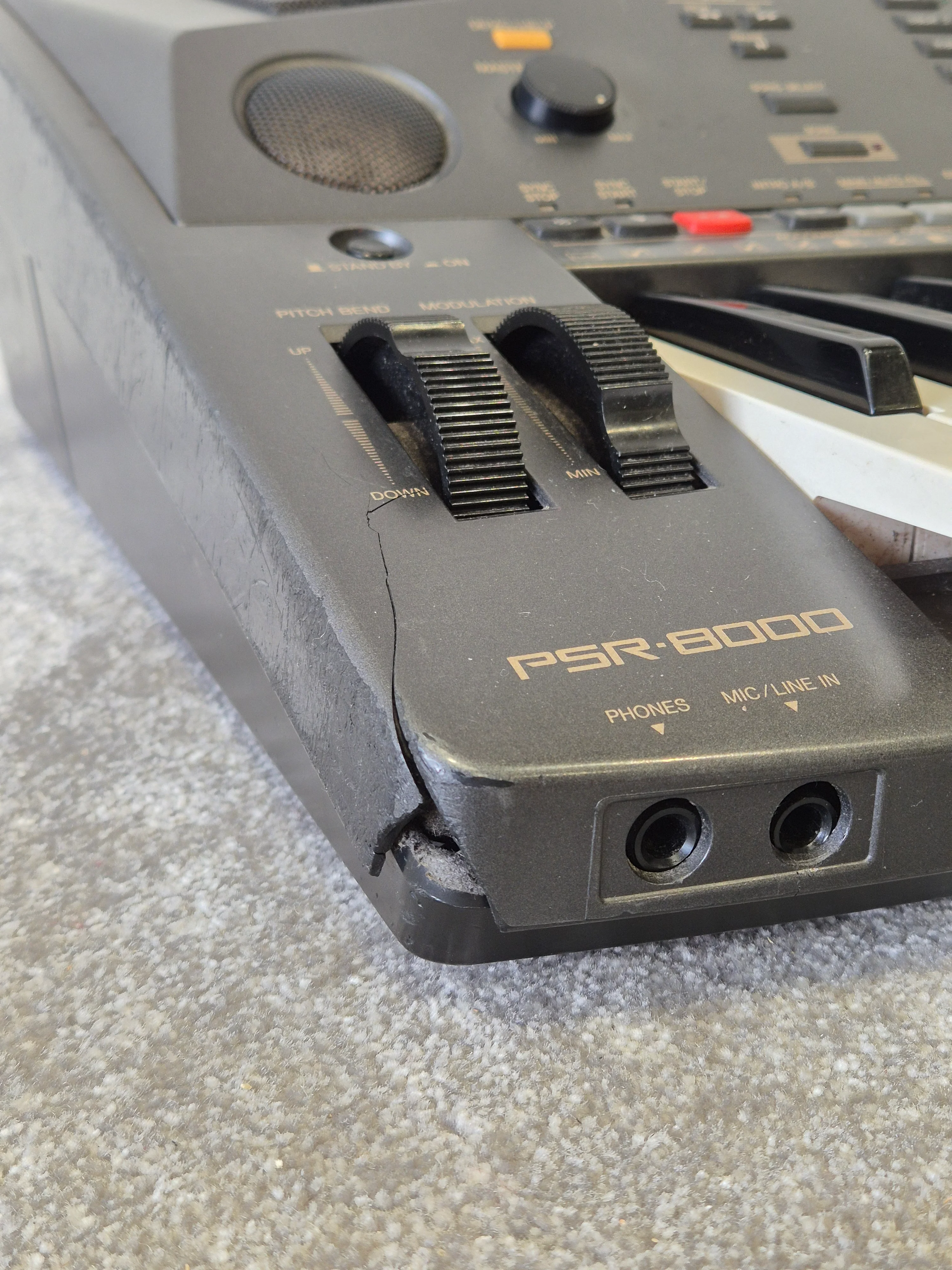 Yamaha PSR-8000 - Versatile Electronic Keyboard - Fair - Image 8