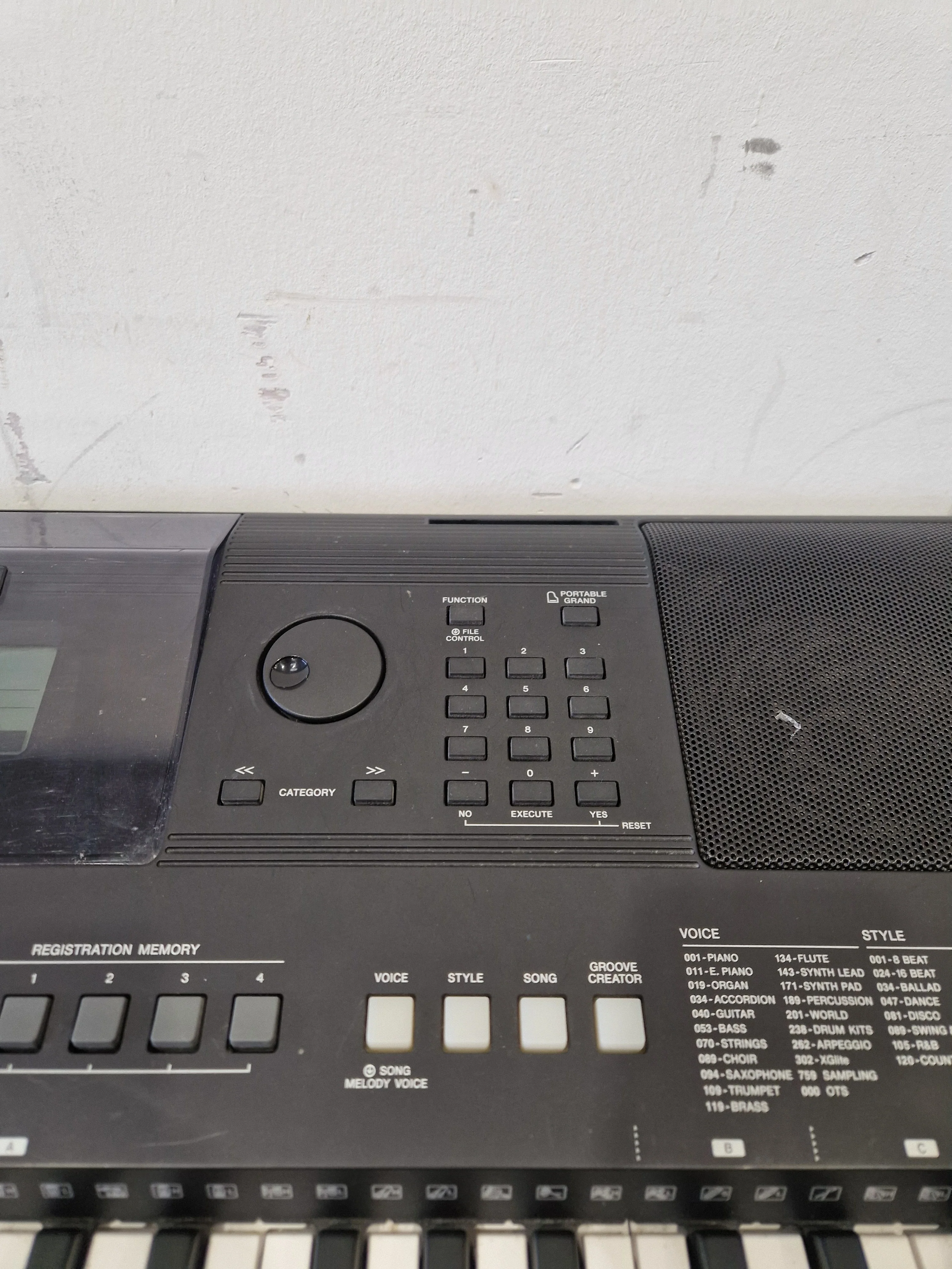 Yamaha PSR-E463 Keyboard - 61-Key Portable - Good - Image 23