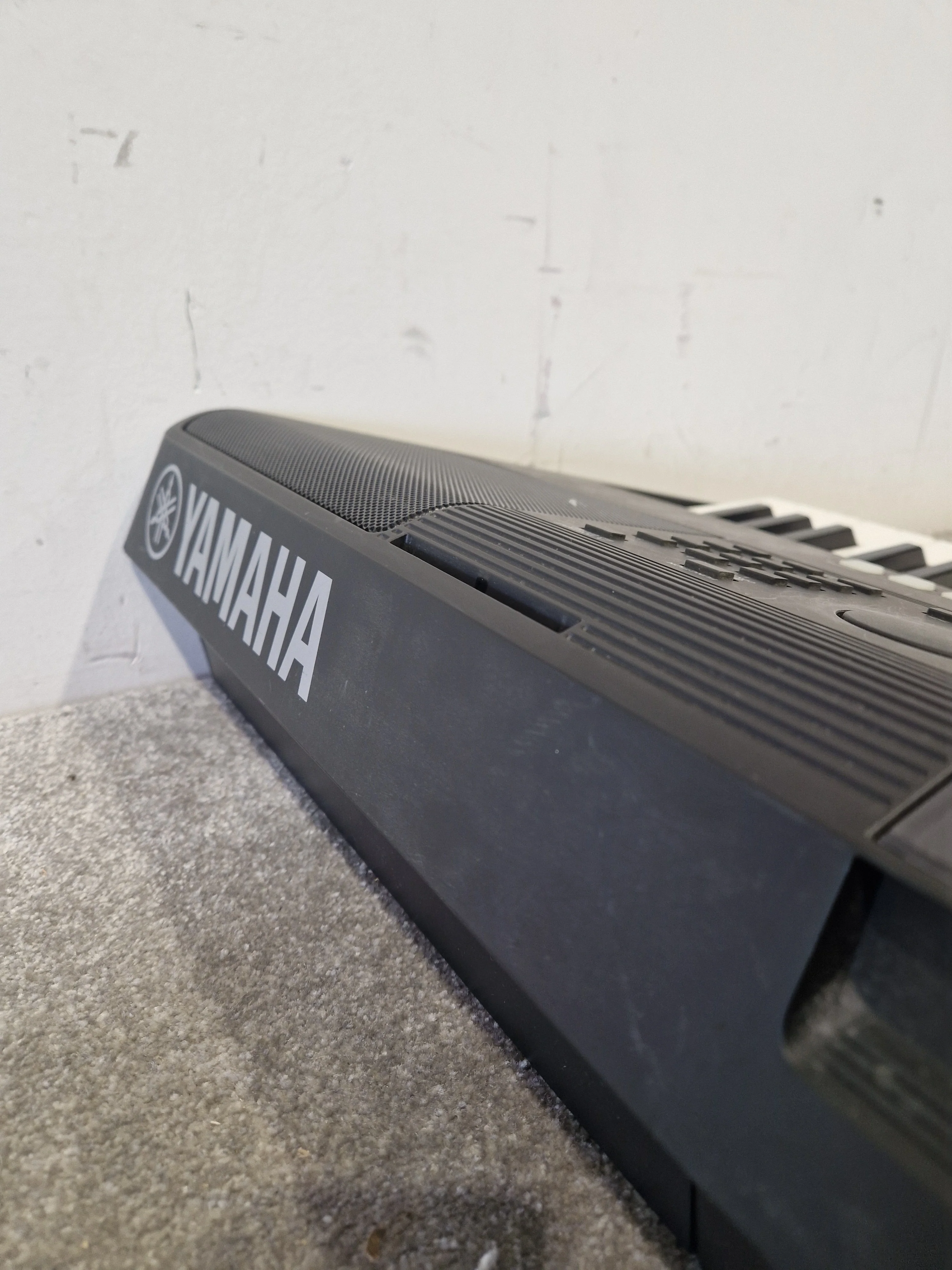 Yamaha PSR-E463 Keyboard - 61-Key Portable - Good - Image 8