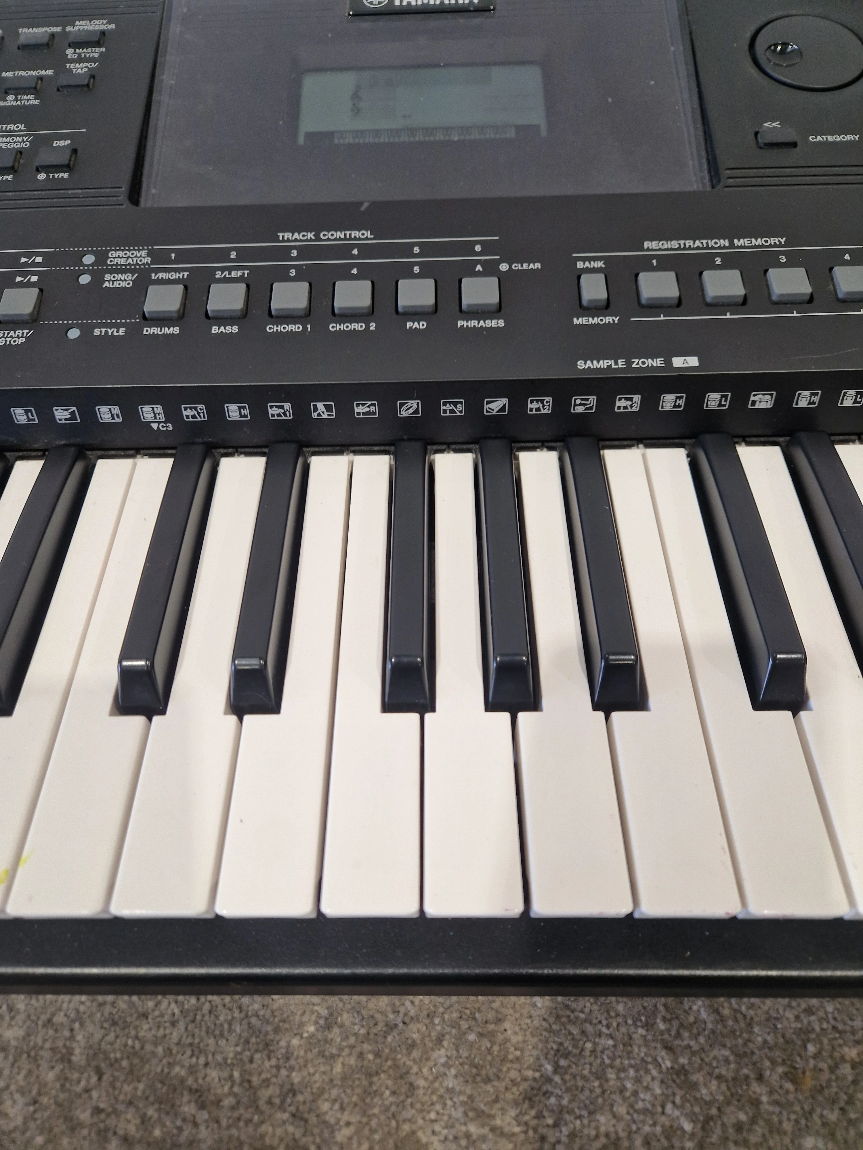 Yamaha PSR-E463 Keyboard - 61-Key Portable - Good - Image 9