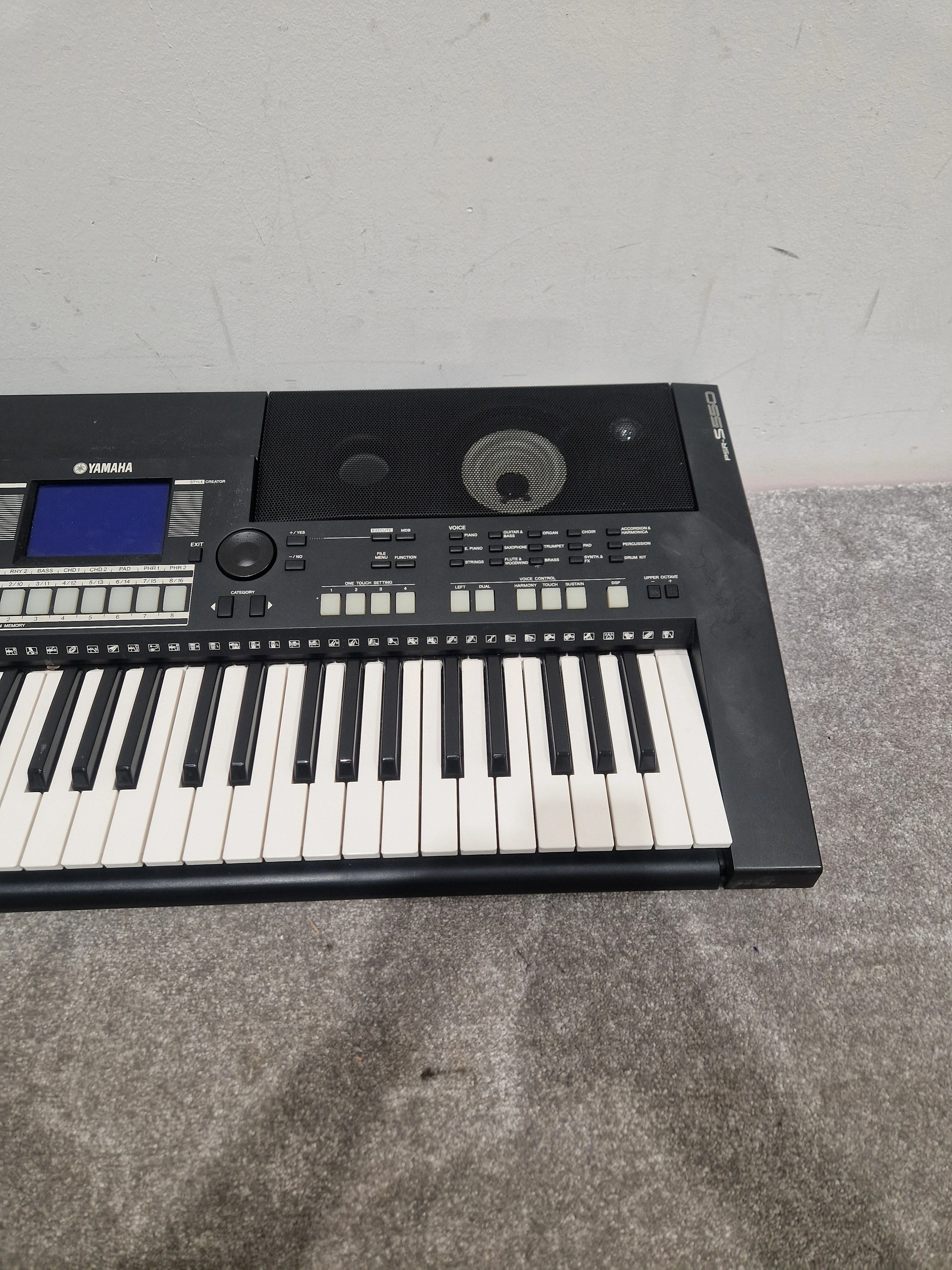 Yamaha PSR-S550 61-KEY Keyboard - Dynamic Arranger - Spares or Repair - Image 5