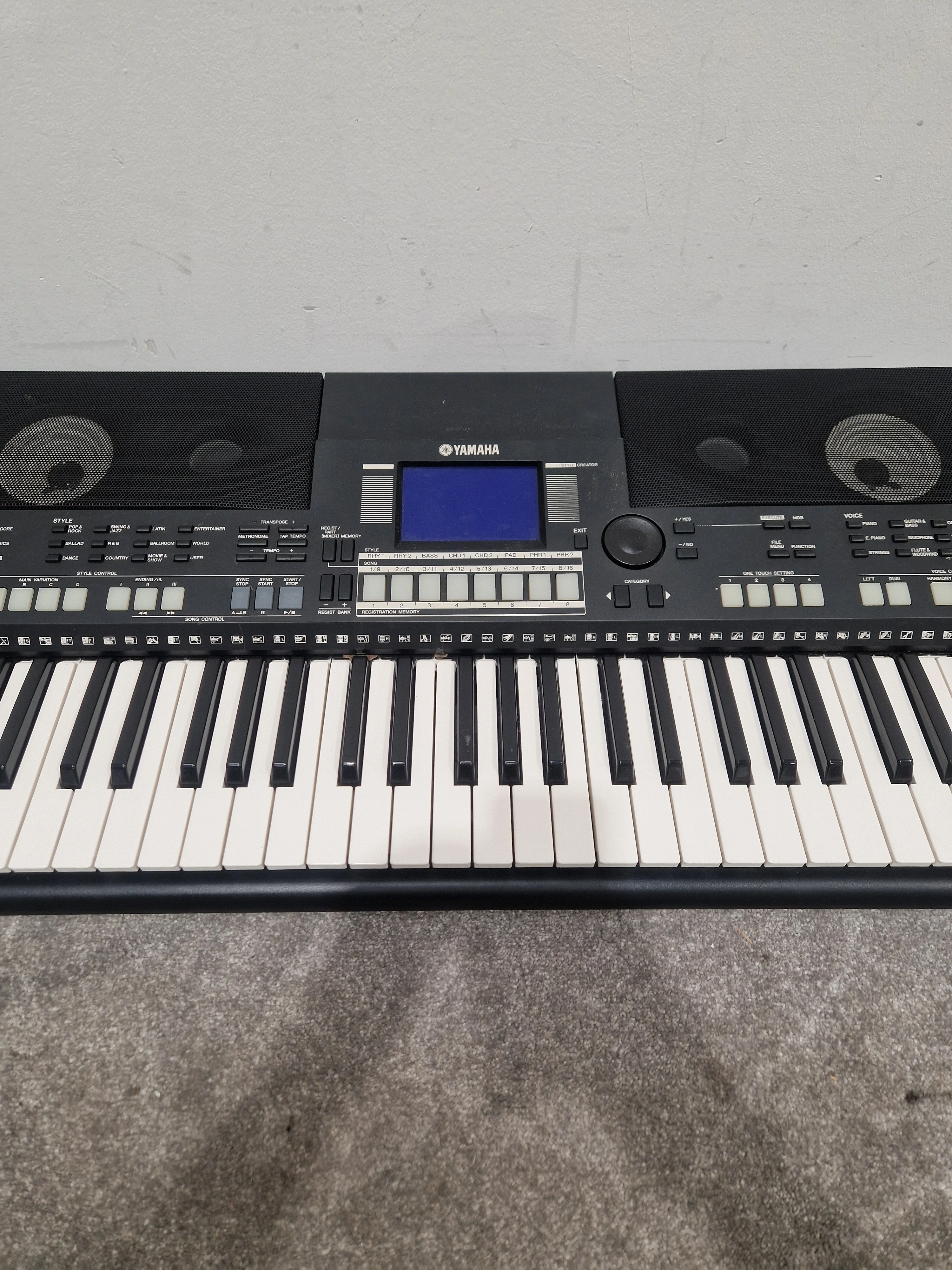 Yamaha PSR-S550 61-KEY Keyboard - Dynamic Arranger - Spares or Repair - Image 6