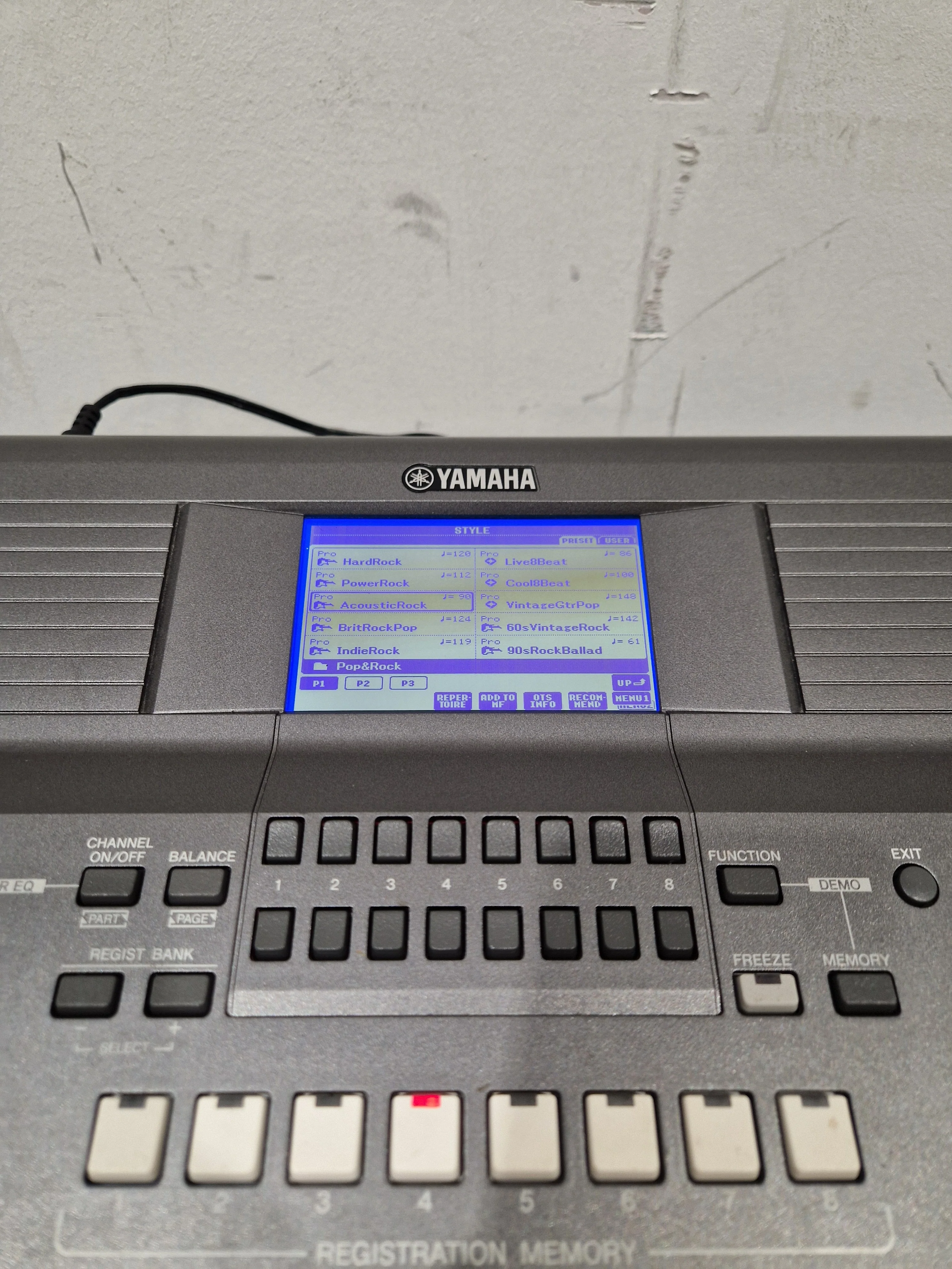 Yamaha PSR-S670 - Arranger Keyboard - Excellent w/ Power Supply - Image 5