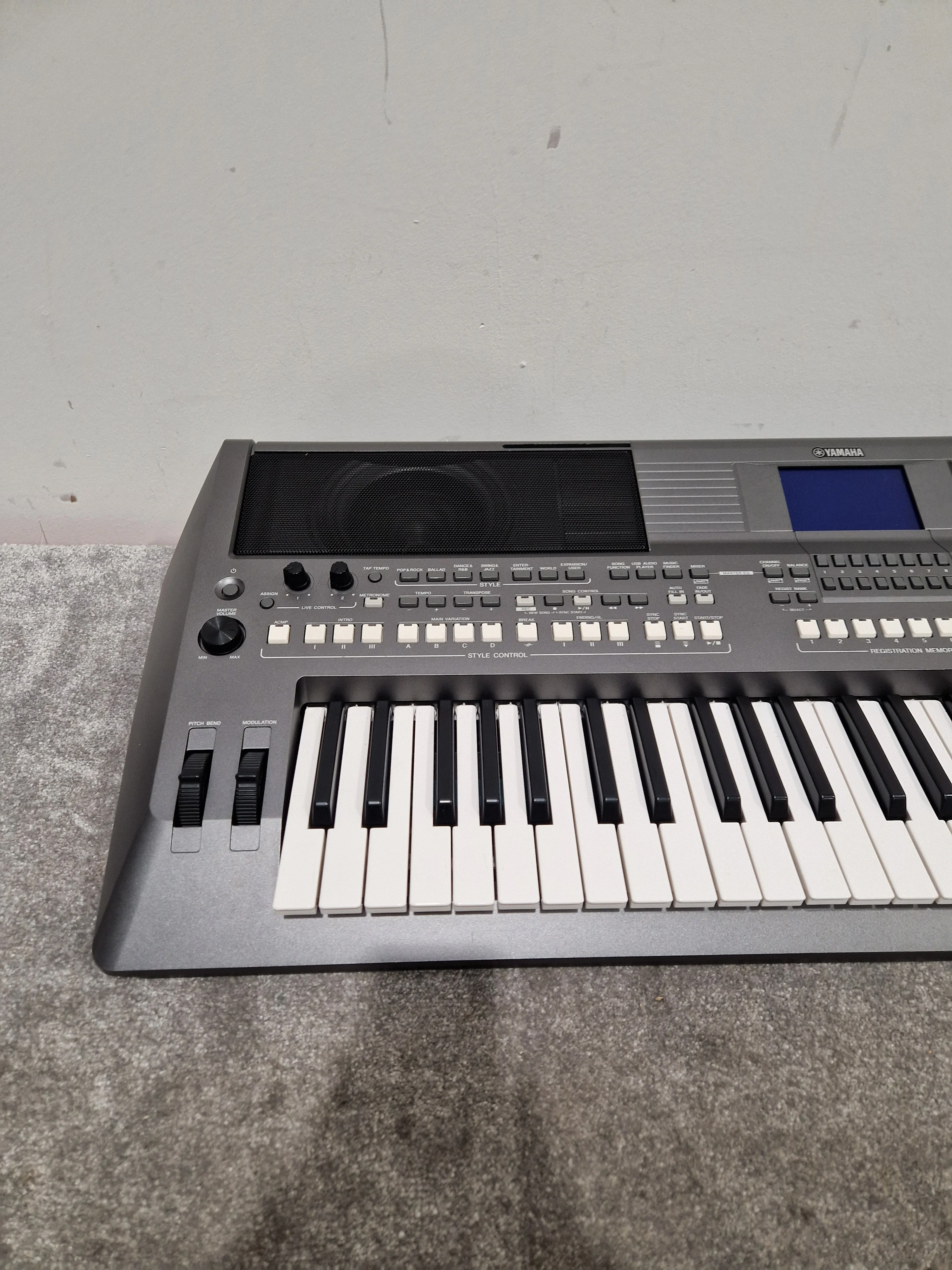 Yamaha PSR-S670 - Arranger Keyboard - Excellent w/ Power Supply - Image 8