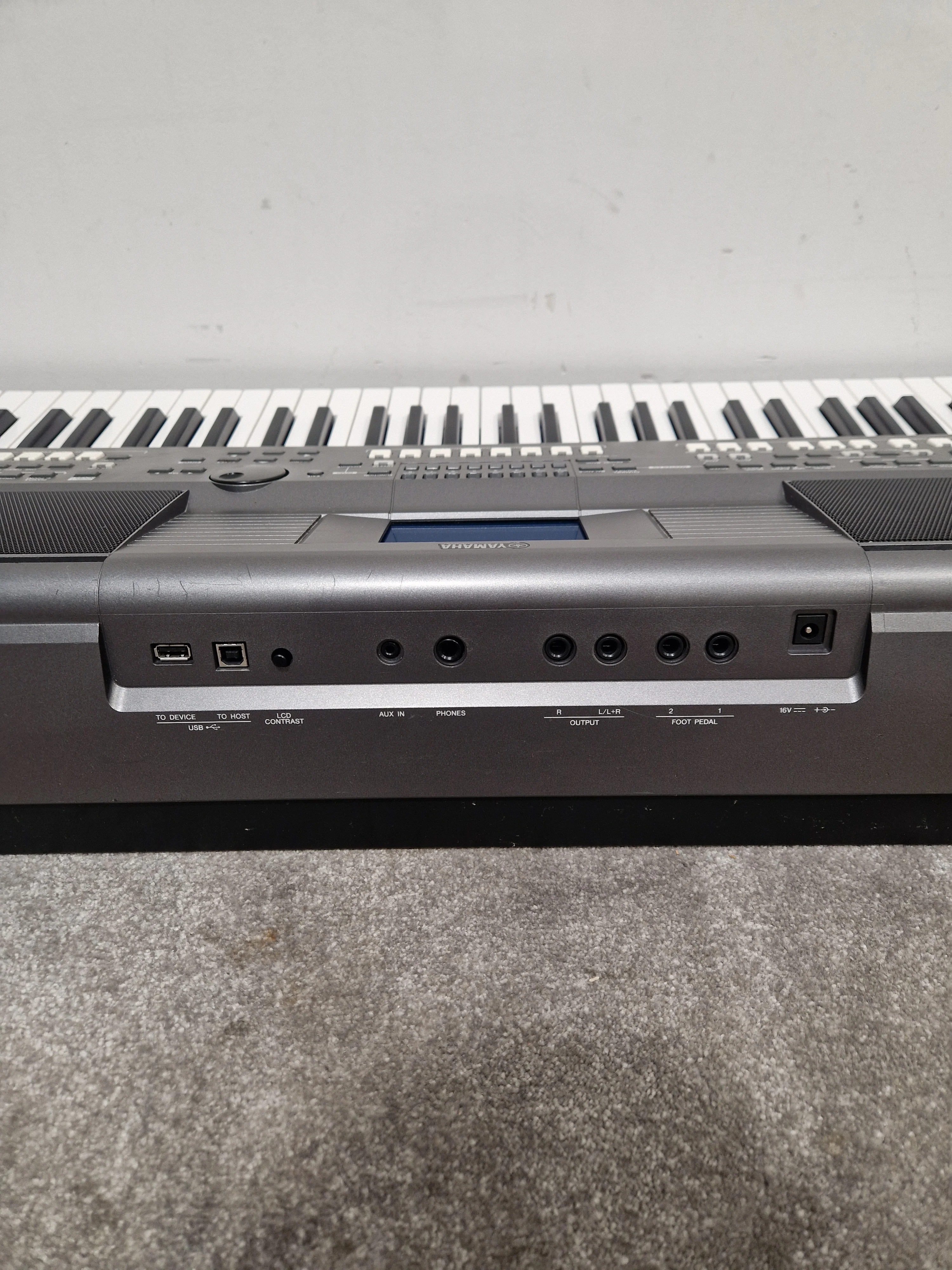 Yamaha PSR-S670 - Arranger Keyboard - Excellent w/ Power Supply - Image 9
