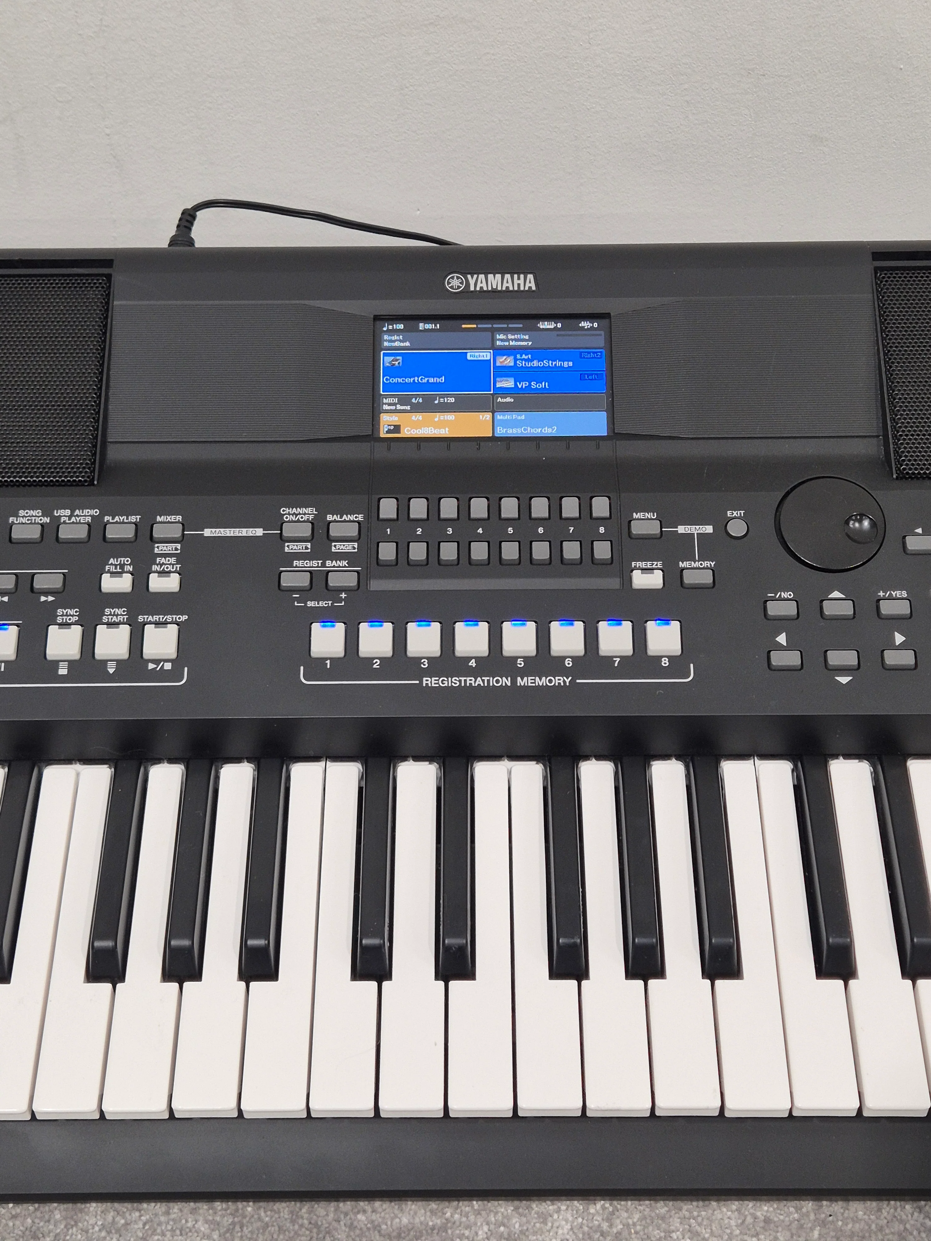 Yamaha PSR-SX600 - Portable Arranger Keyboard - Image 3