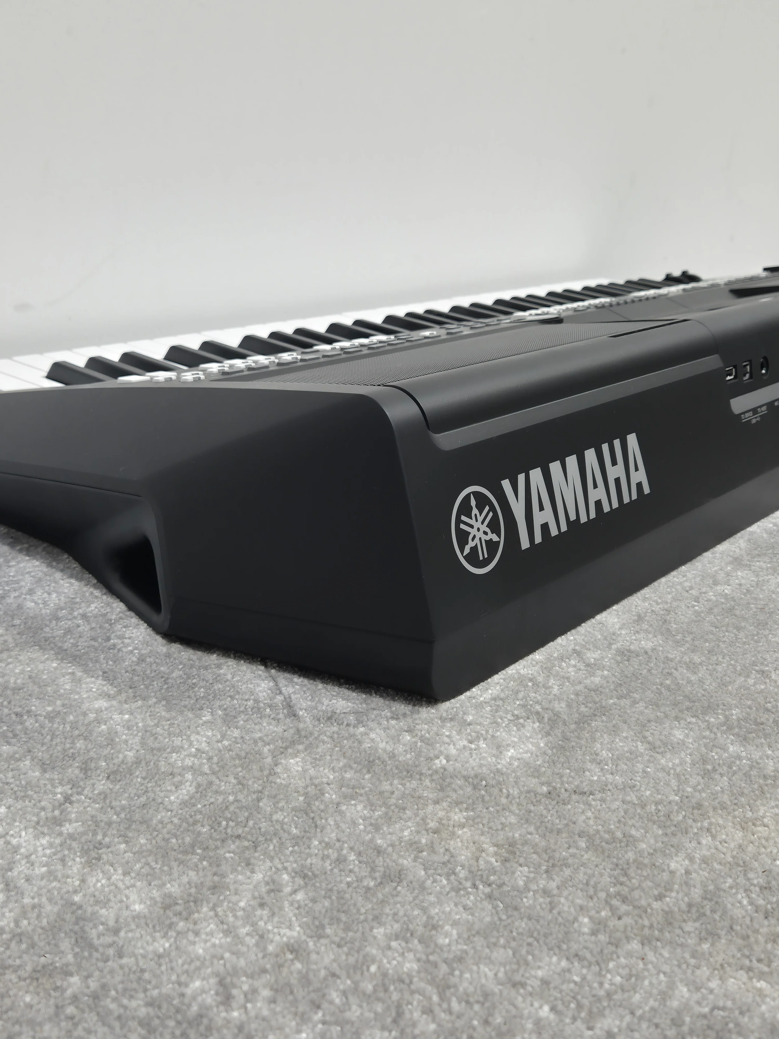 Yamaha PSR-SX600 - Portable Arranger Keyboard - Image 8