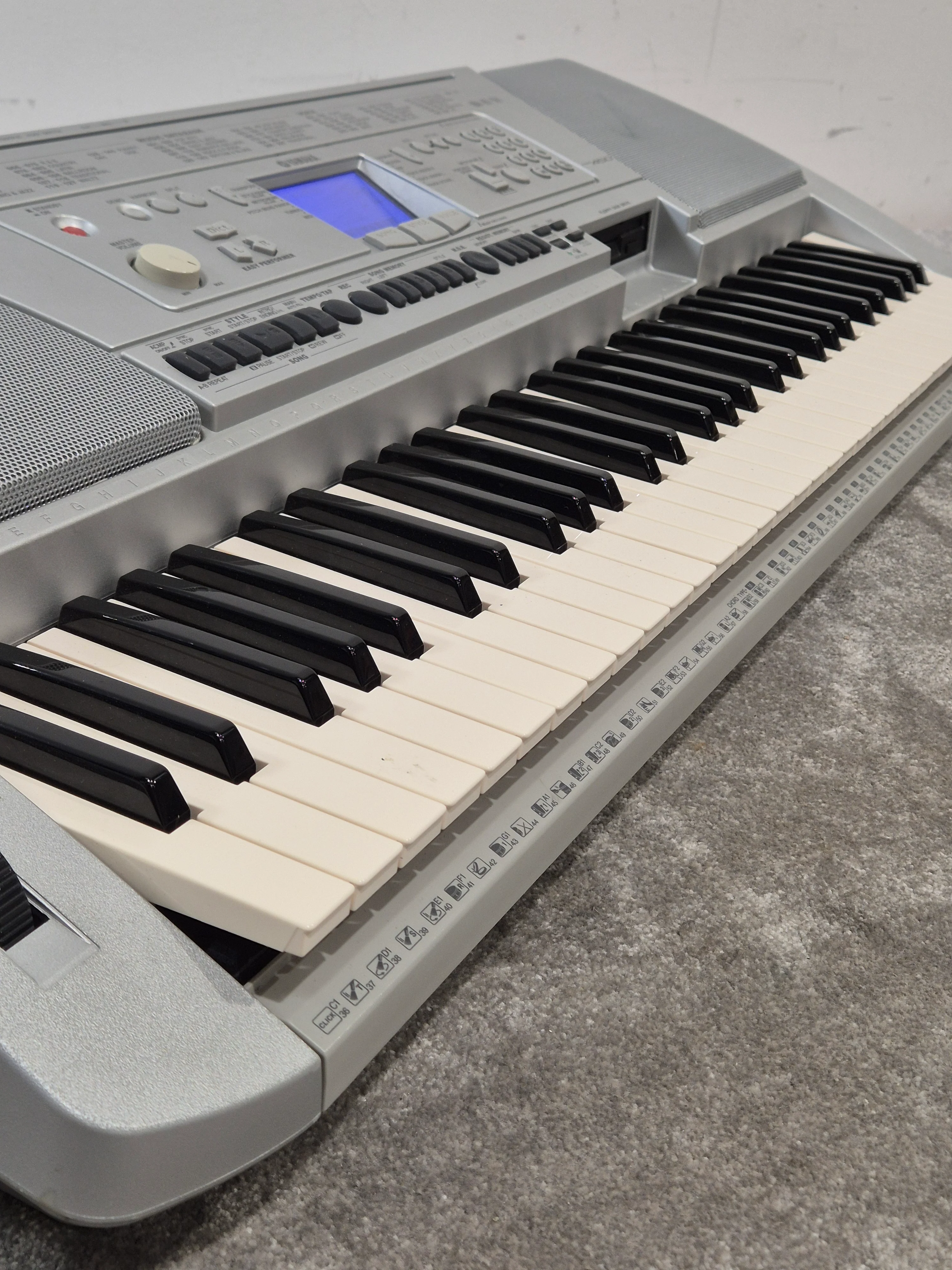 Yamaha Psr450 Keyboard - 61 Keys, Built-in Speakers - Fair - Image 6