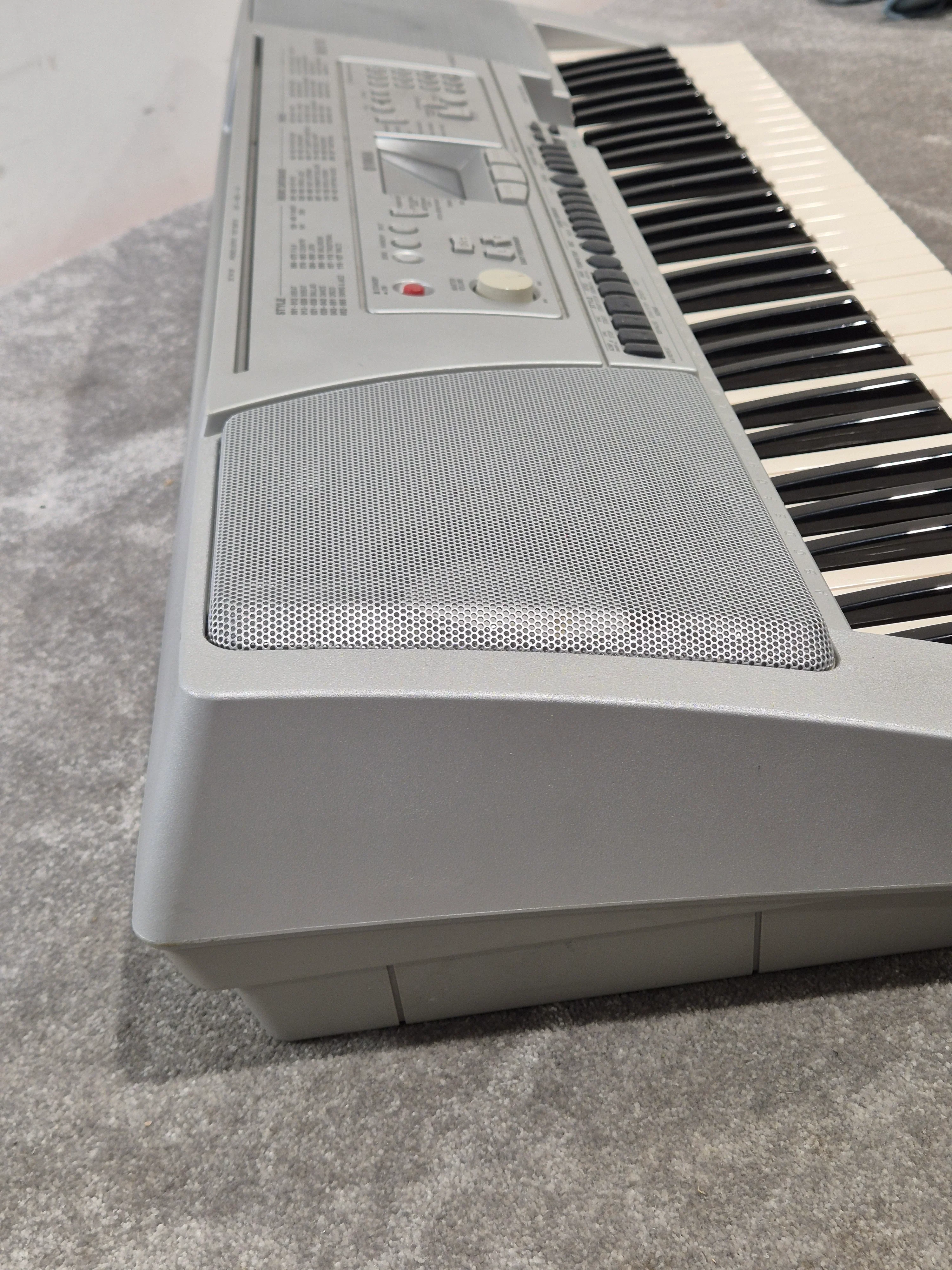 Yamaha Psr450 Keyboard - 61 Keys, Built-in Speakers - Fair - Image 9