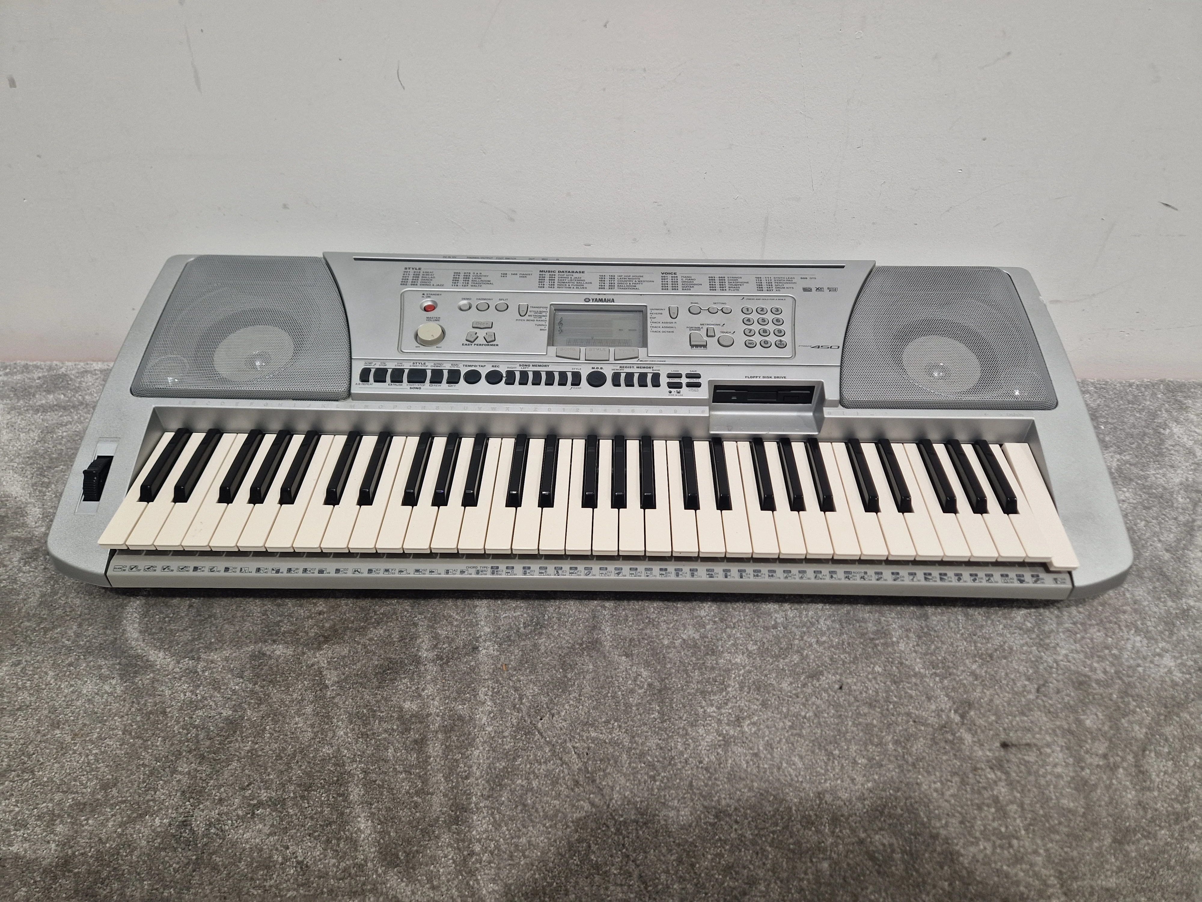 Yamaha Psr450 Keyboard - 61 Keys, Built-in Speakers - Fair - Image 2