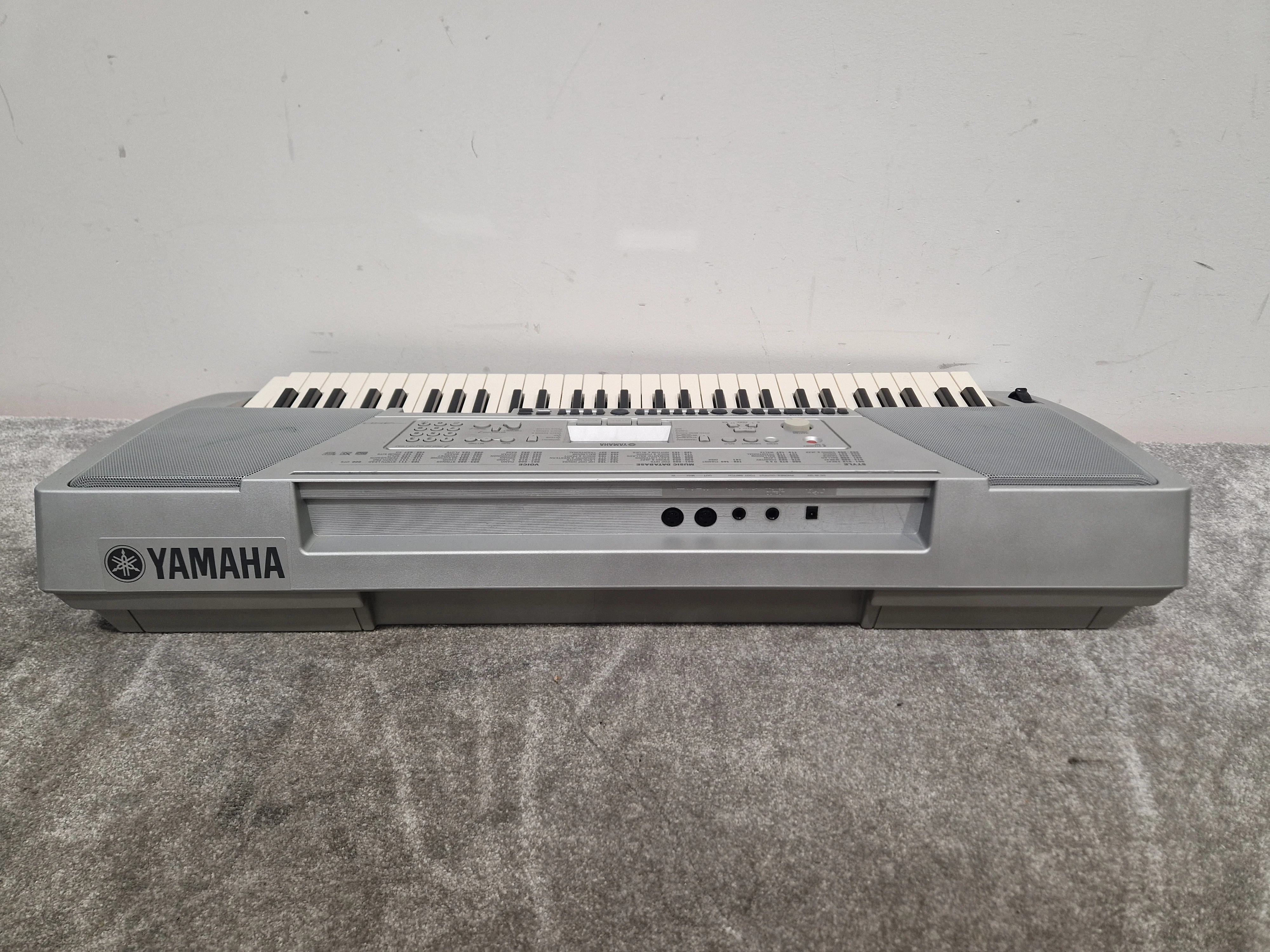 Yamaha Psr450 Keyboard - 61 Keys, Built-in Speakers - Fair - Image 3