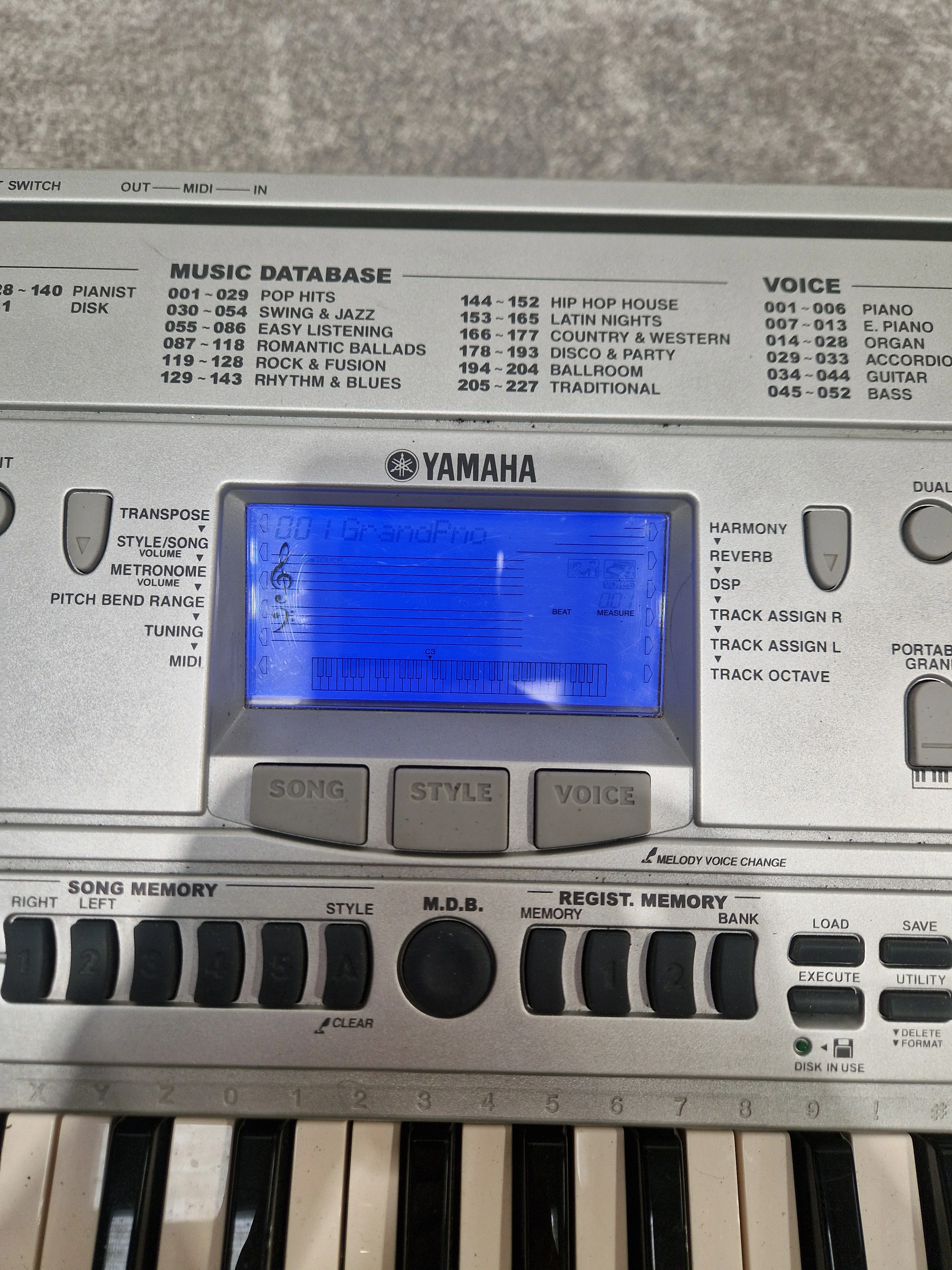 Yamaha Psr450 Keyboard - 61 Keys, Built-in Speakers - Fair - Image 4