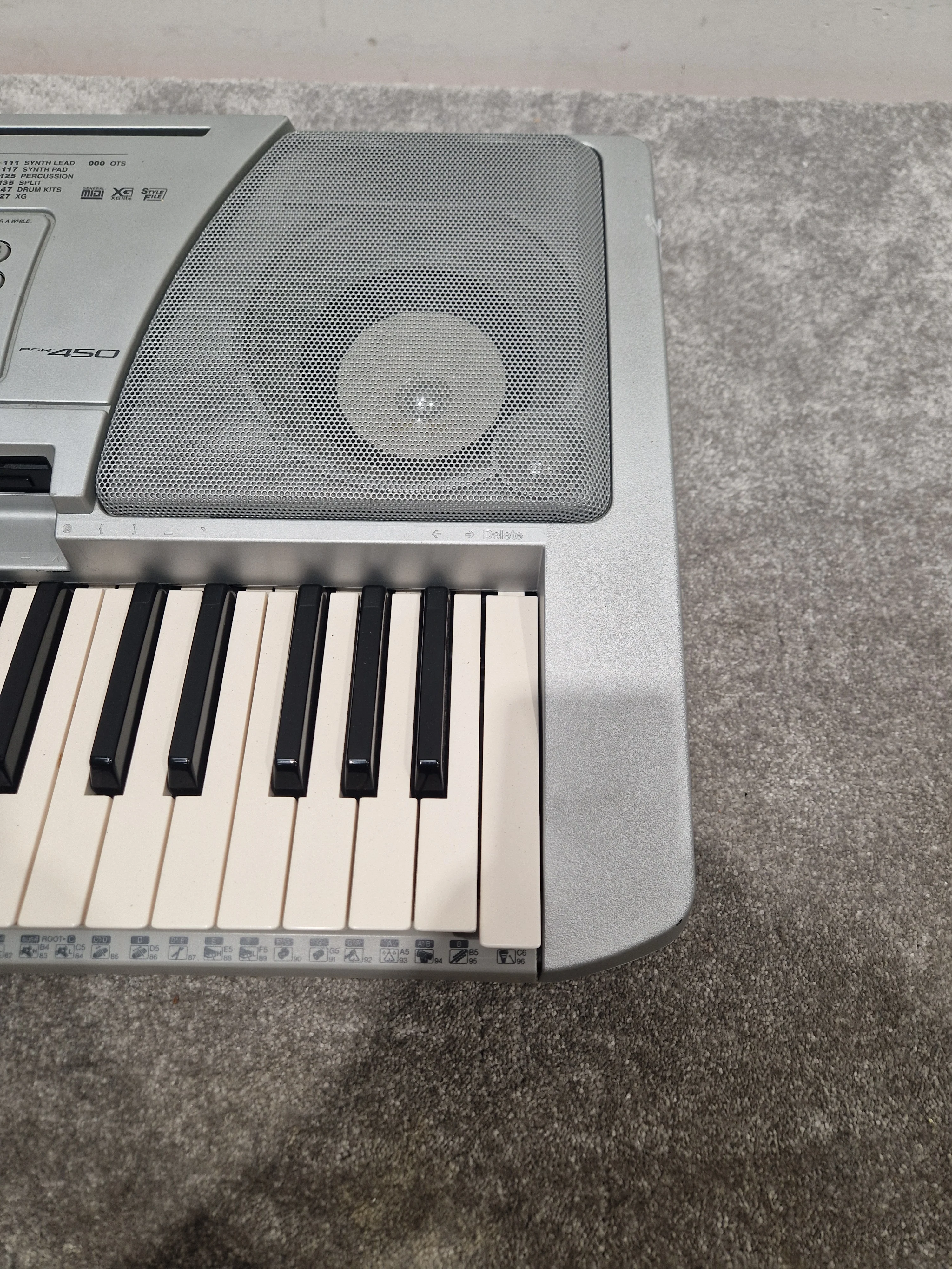 Yamaha Psr450 Keyboard - 61 Keys, Built-in Speakers - Fair - Image 6