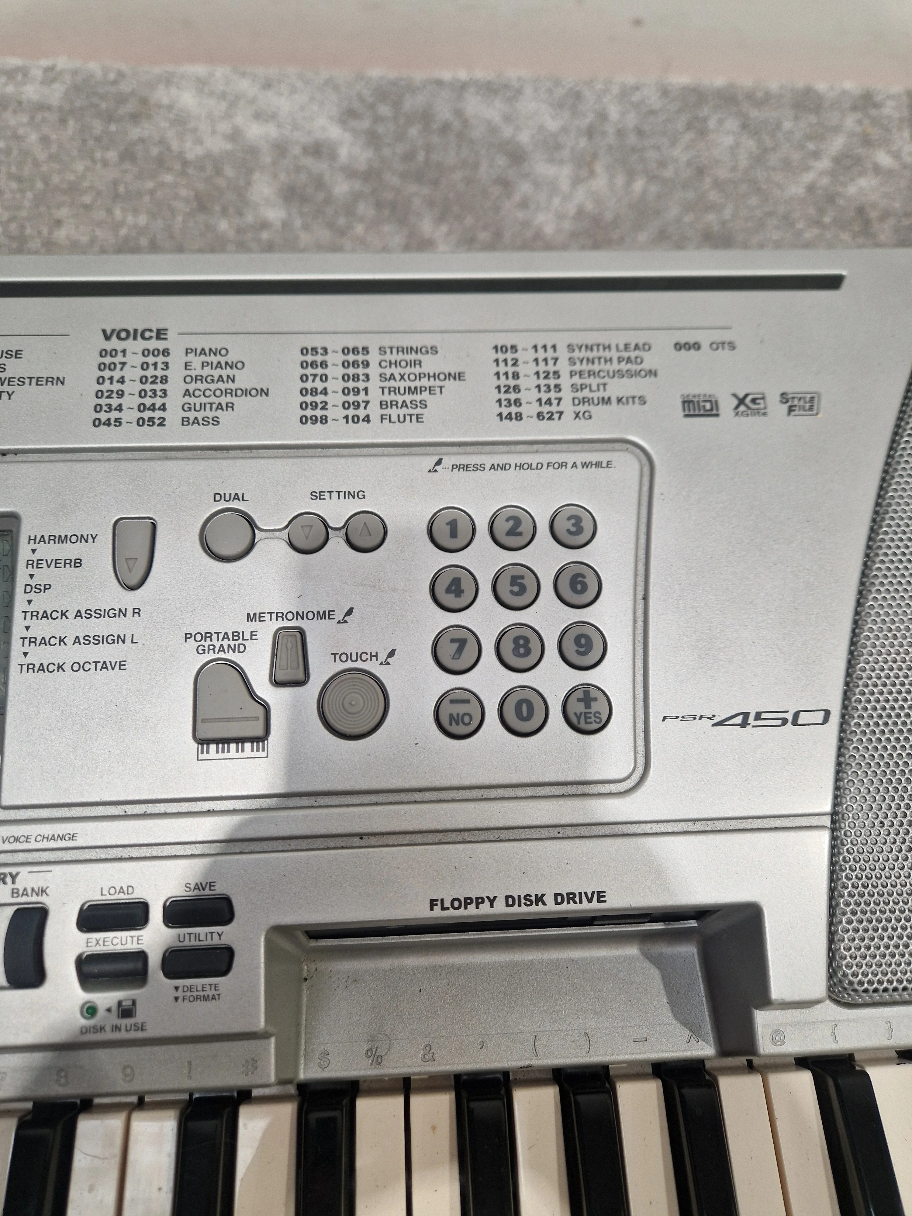 Yamaha Psr450 Keyboard - 61 Keys, Built-in Speakers - Fair - Image 8