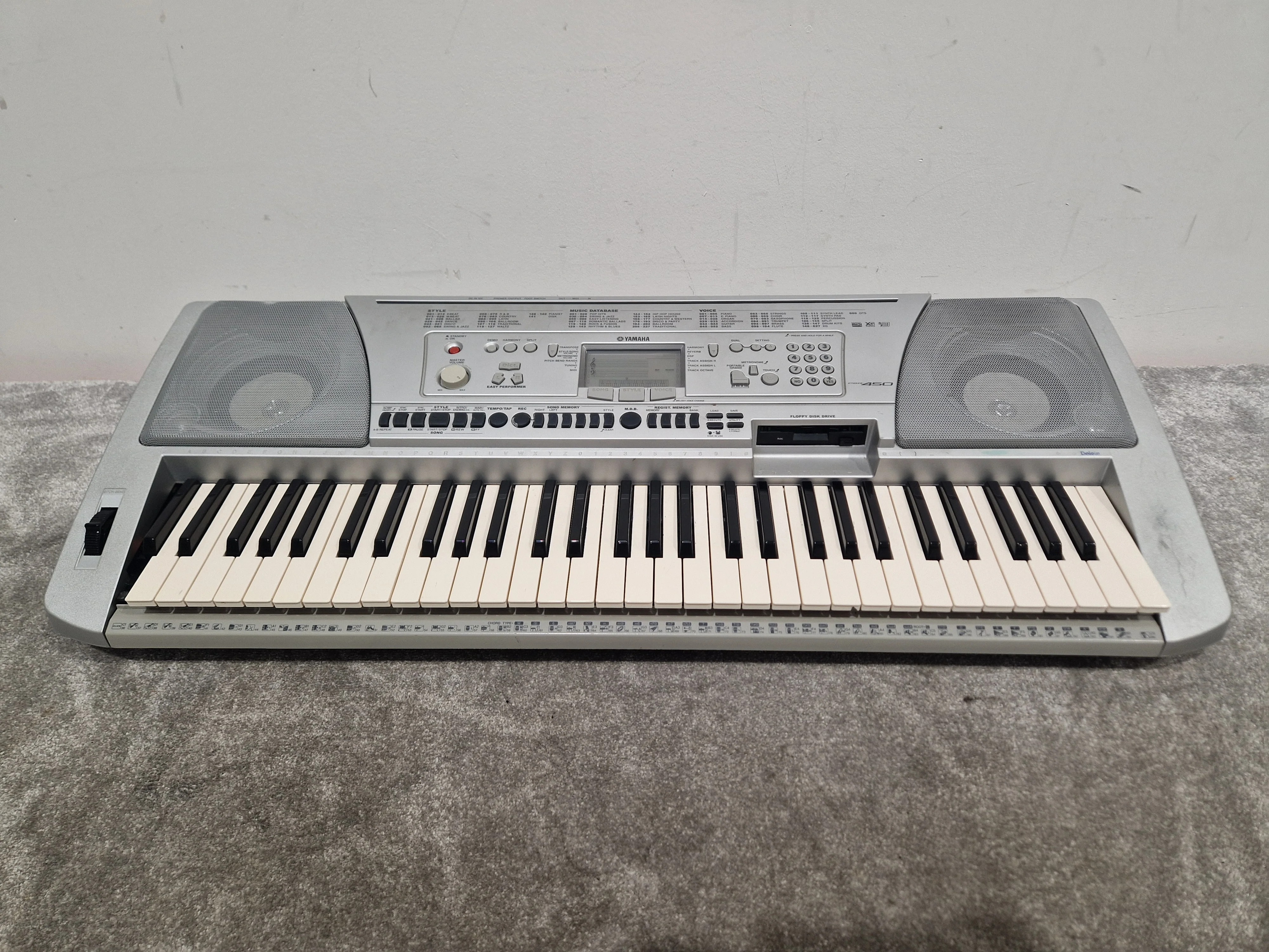 Yamaha Psr450 Keyboard - 61 Keys, Portable Design - Spares or Repair - Image 2