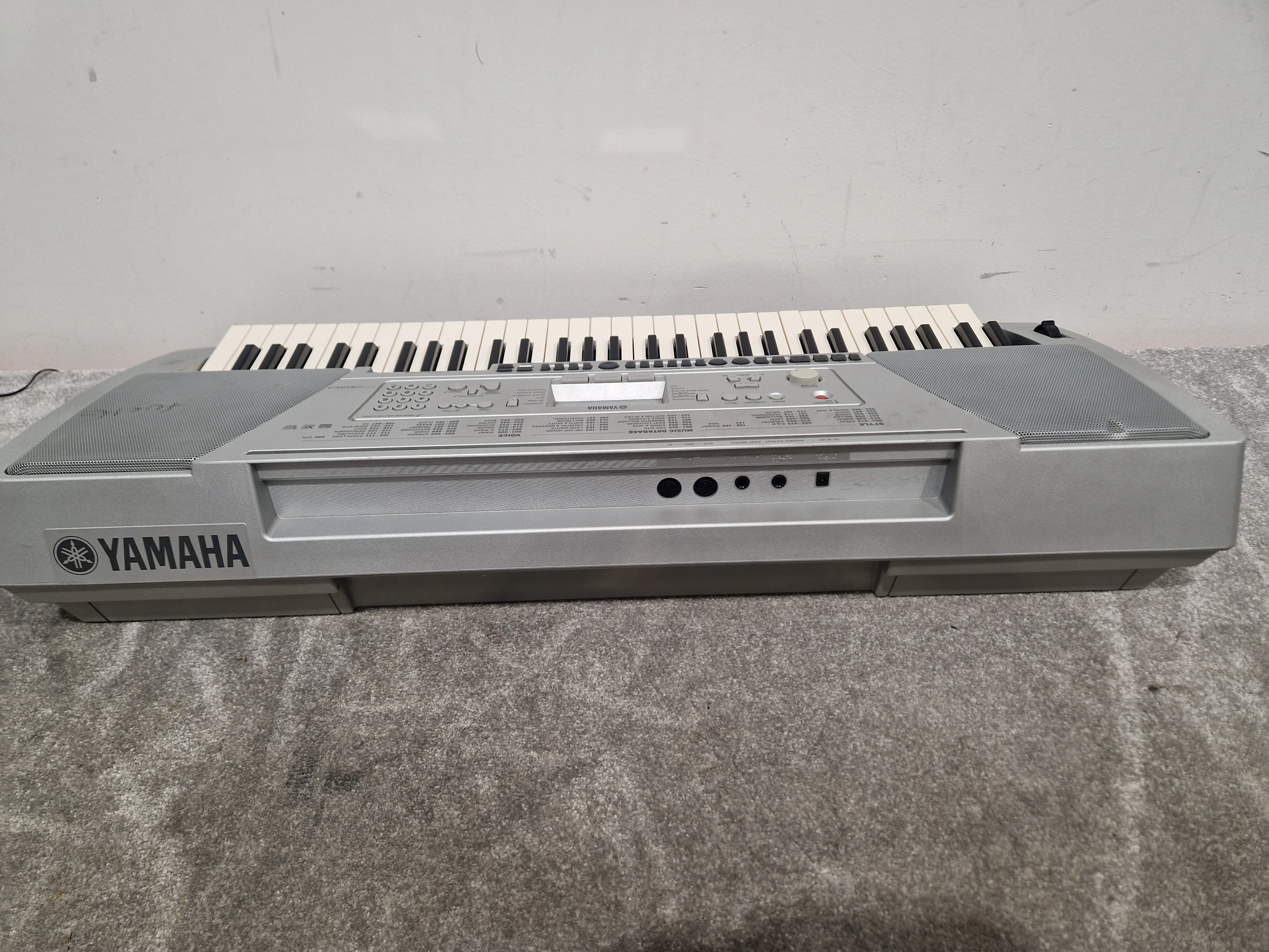 Yamaha Psr450 Keyboard - 61 Keys, Portable Design - Spares or Repair - Image 3