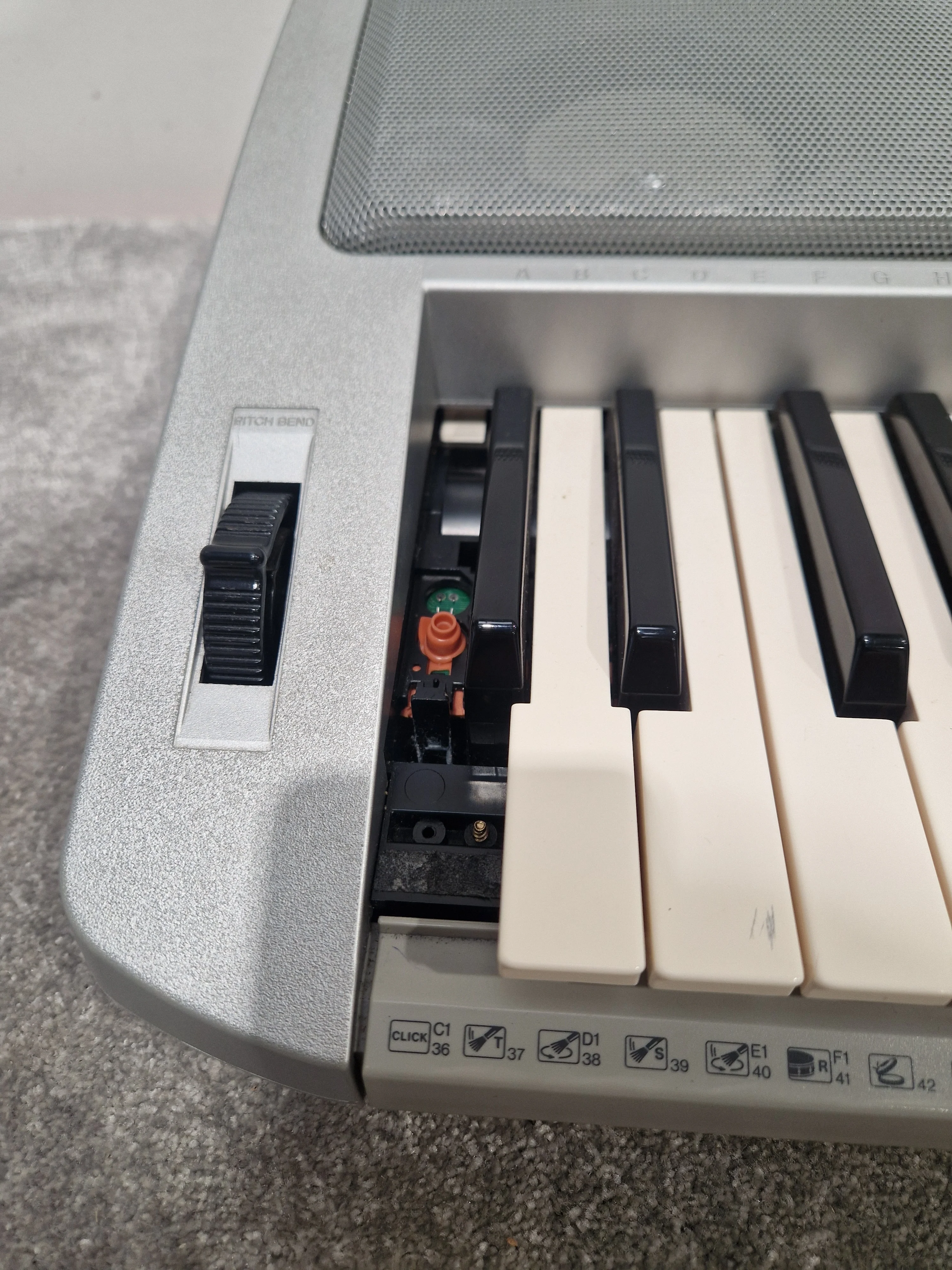 Yamaha Psr450 Keyboard - 61 Keys, Portable Design - Spares or Repair - Image 5