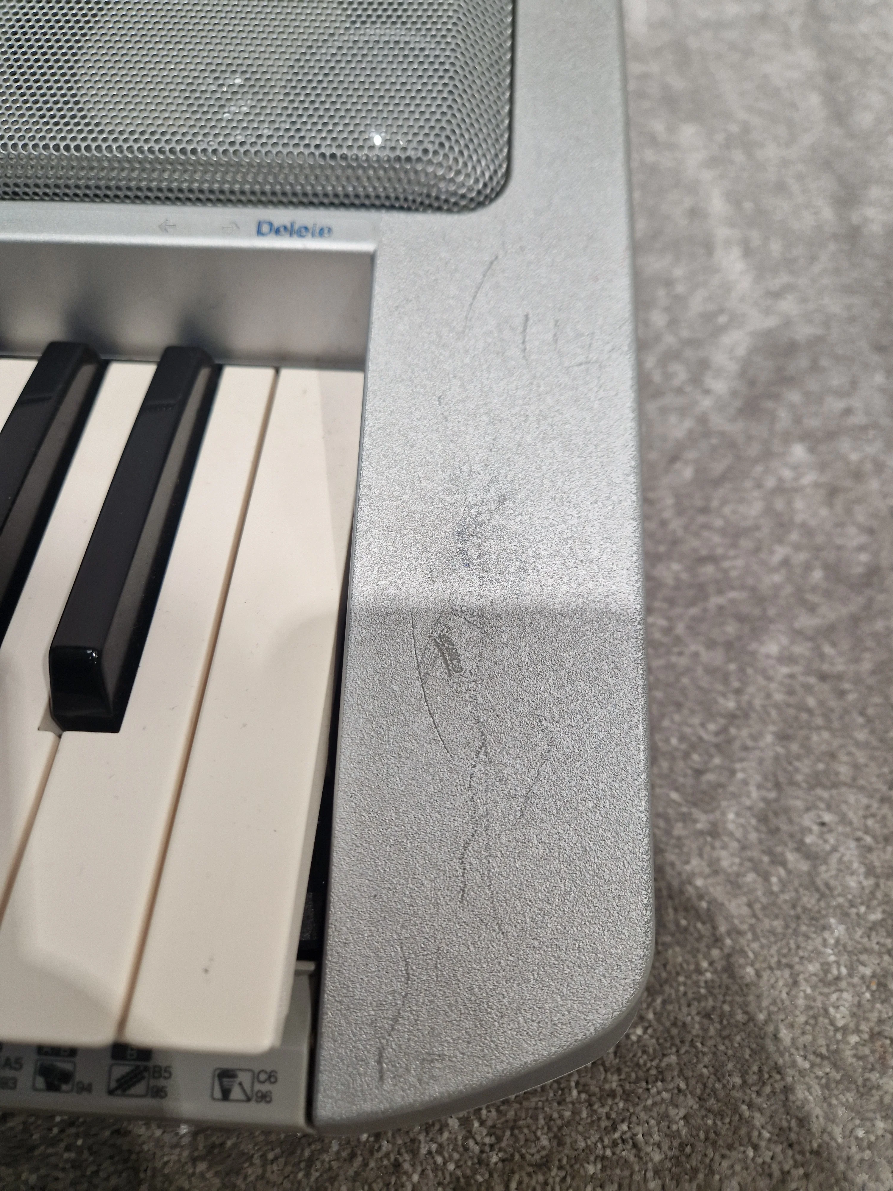 Yamaha Psr450 Keyboard - 61 Keys, Portable Design - Spares or Repair - Image 7