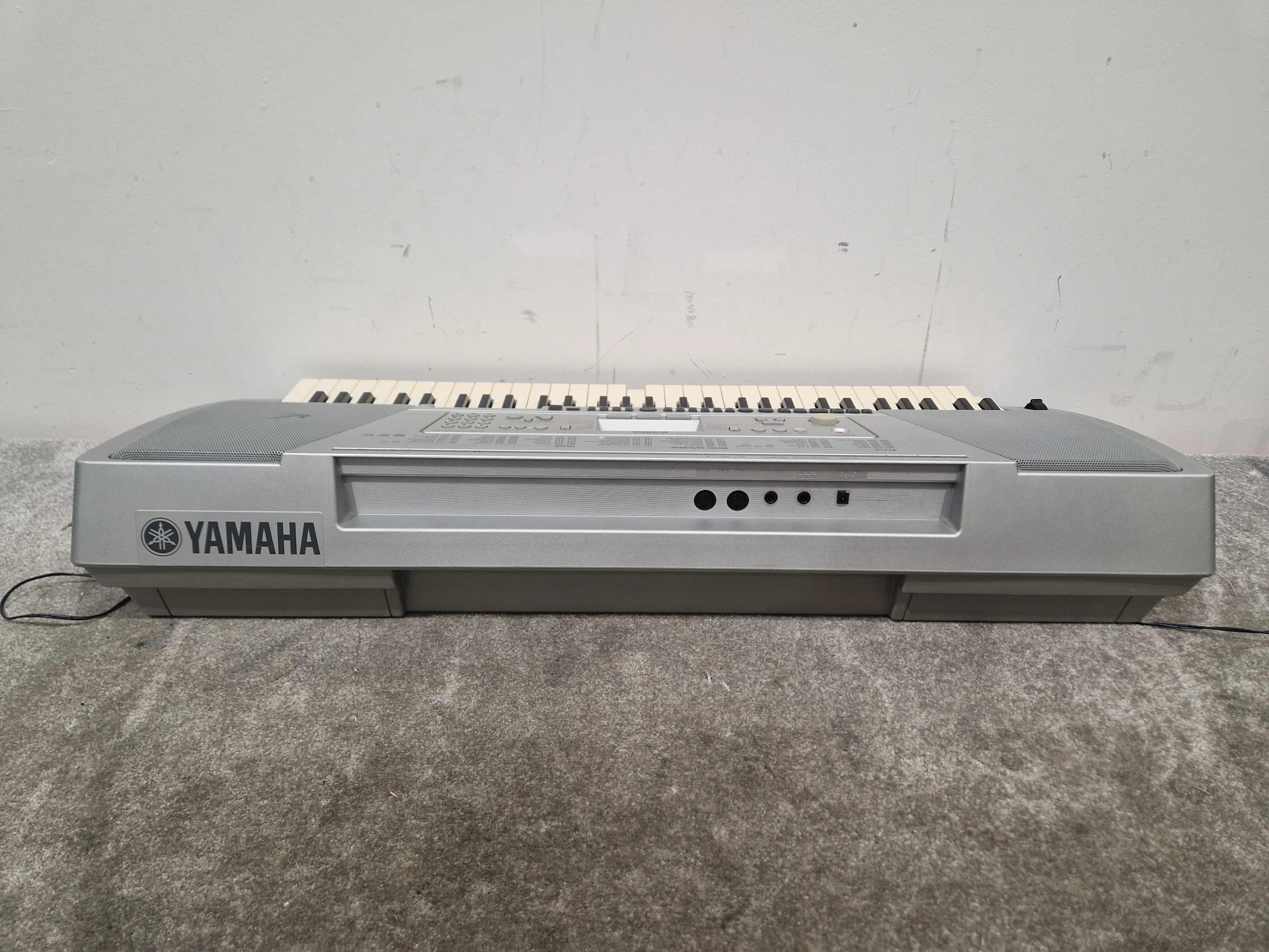 Yamaha Psr450 Keyboard - 61 Keys, Portable - Spares or Repair - Image 2