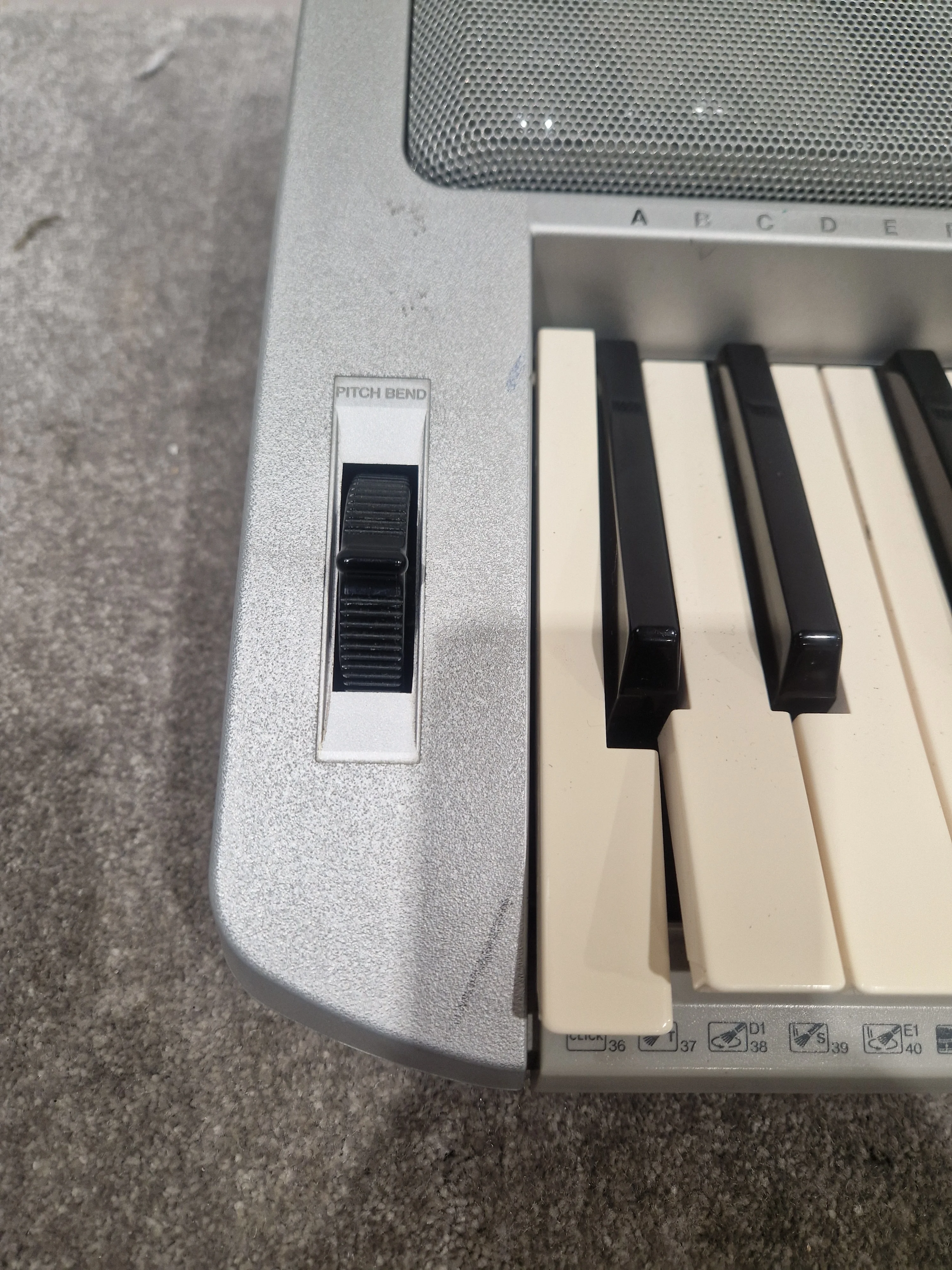 Yamaha Psr450 Keyboard - 61 Keys, Portable - Spares or Repair - Image 6