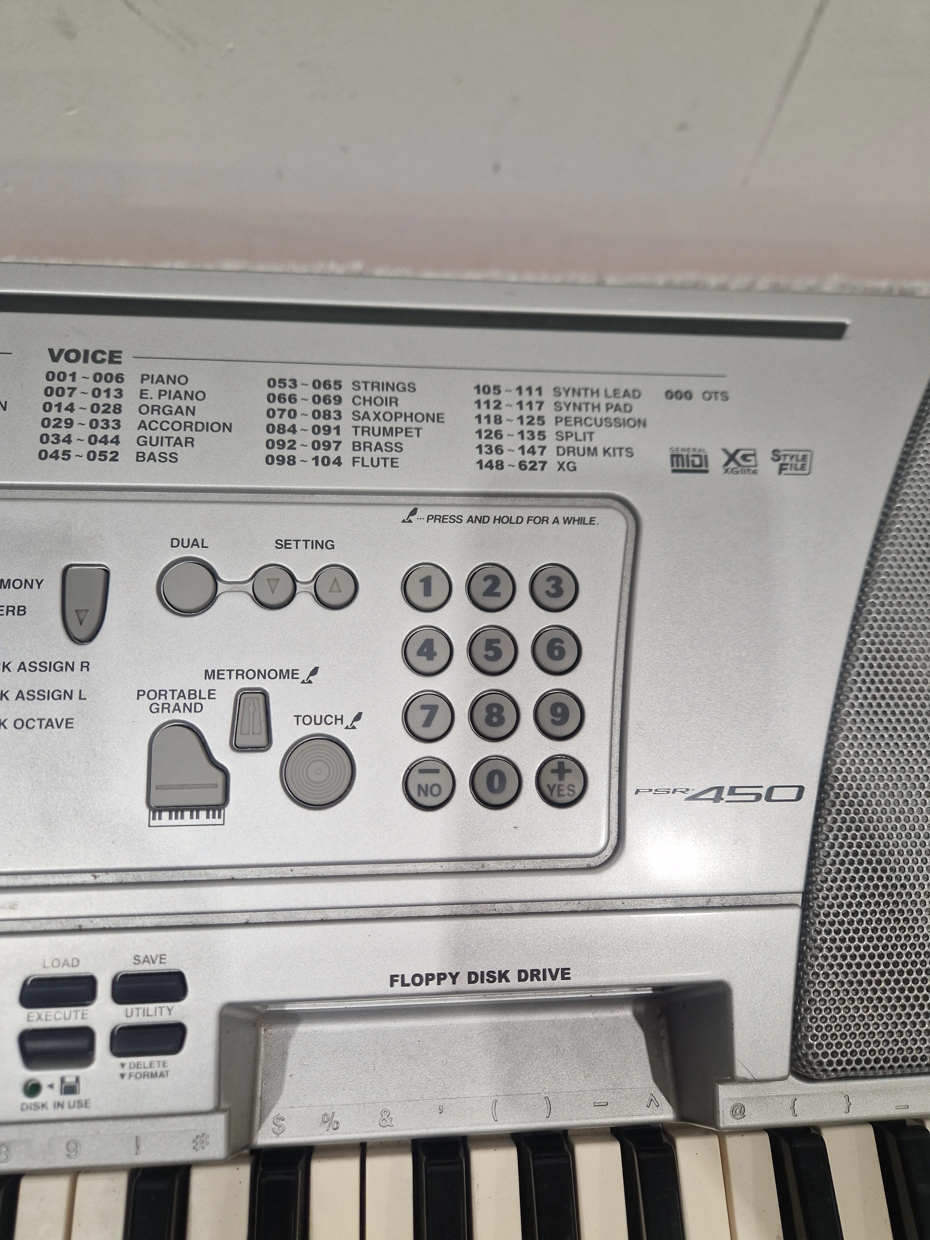 Yamaha Psr450 Keyboard - 61 Keys, Portable - Spares or Repair - Image 8