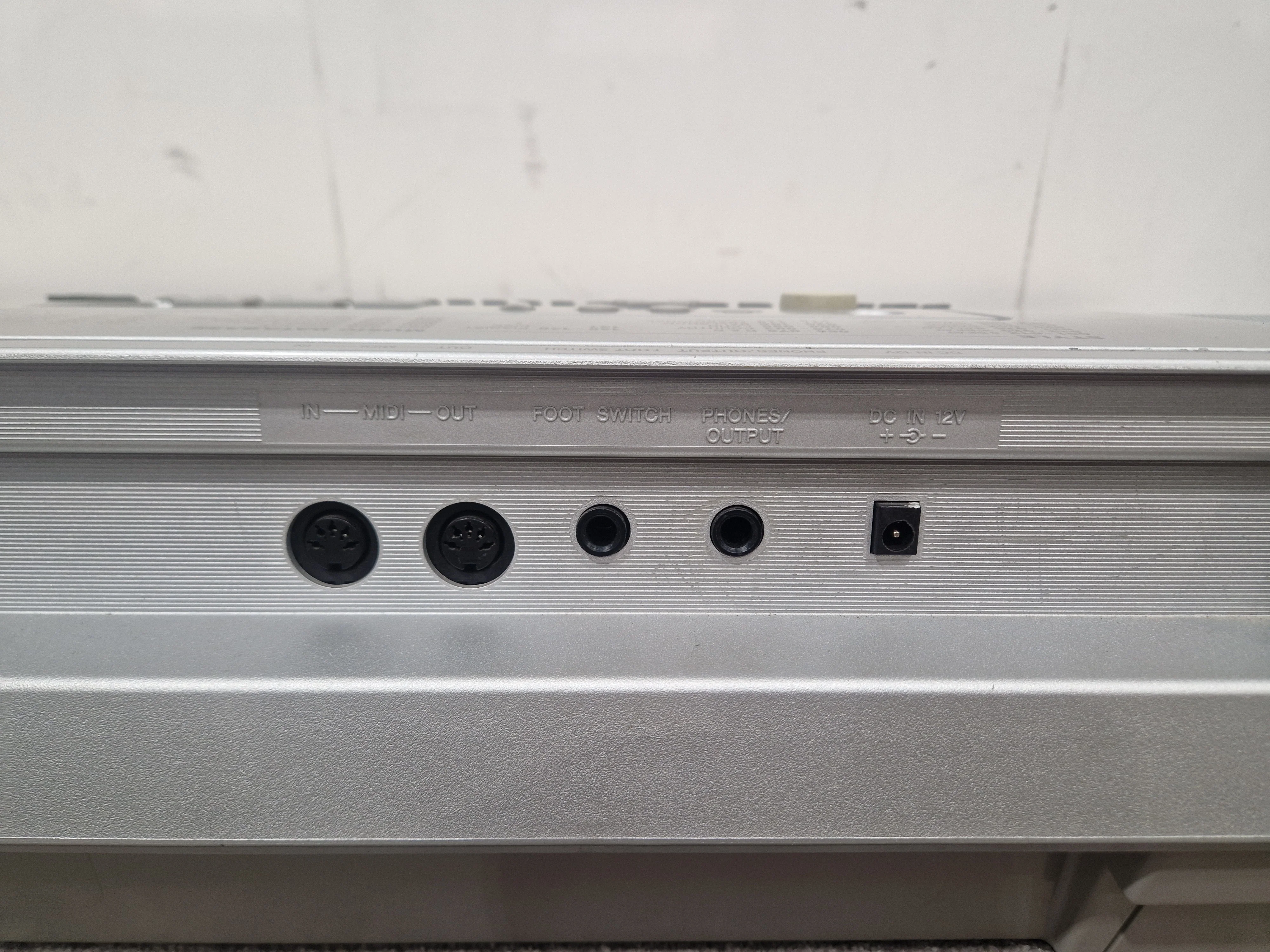 Yamaha Psr450 Keyboard - 61 Keys, Portable - Spares or Repair - Image 9