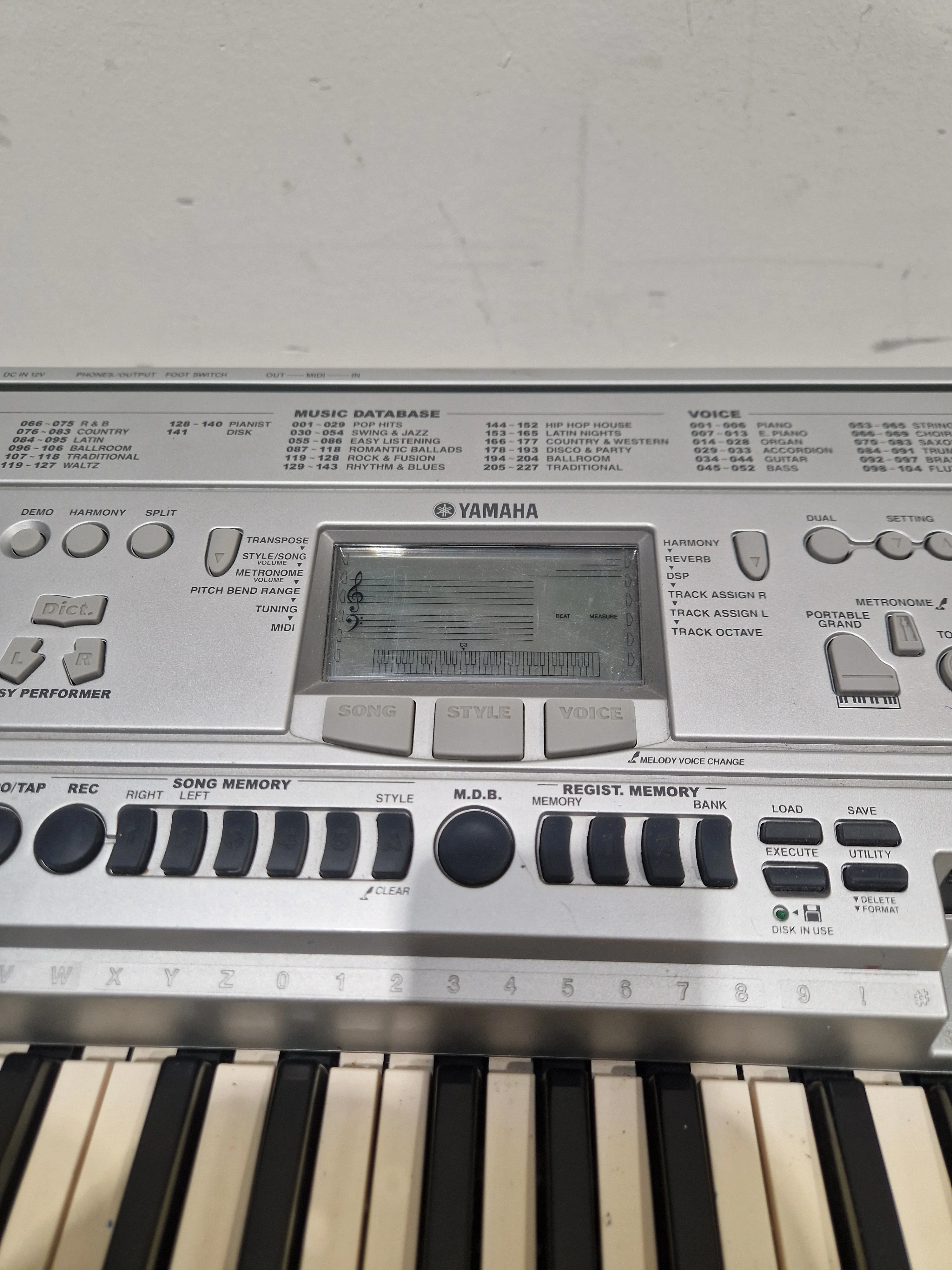 Yamaha Psr450 Keyboard - 61 Keys, Touch Sensitive - Spares or Repair - Image 10
