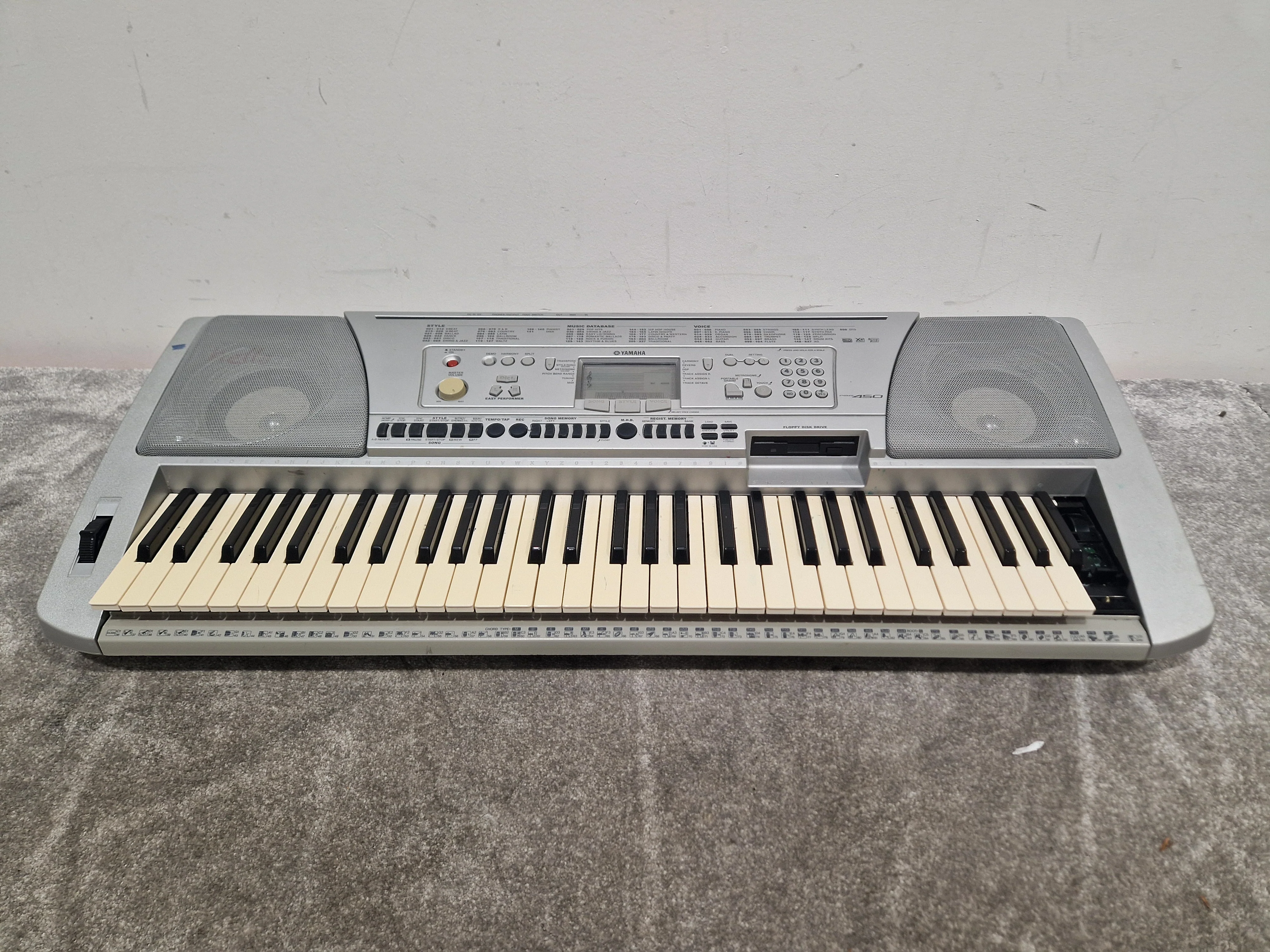 Yamaha Psr450 Keyboard - 61 Keys, Touch Sensitive - Spares or Repair - Image 6