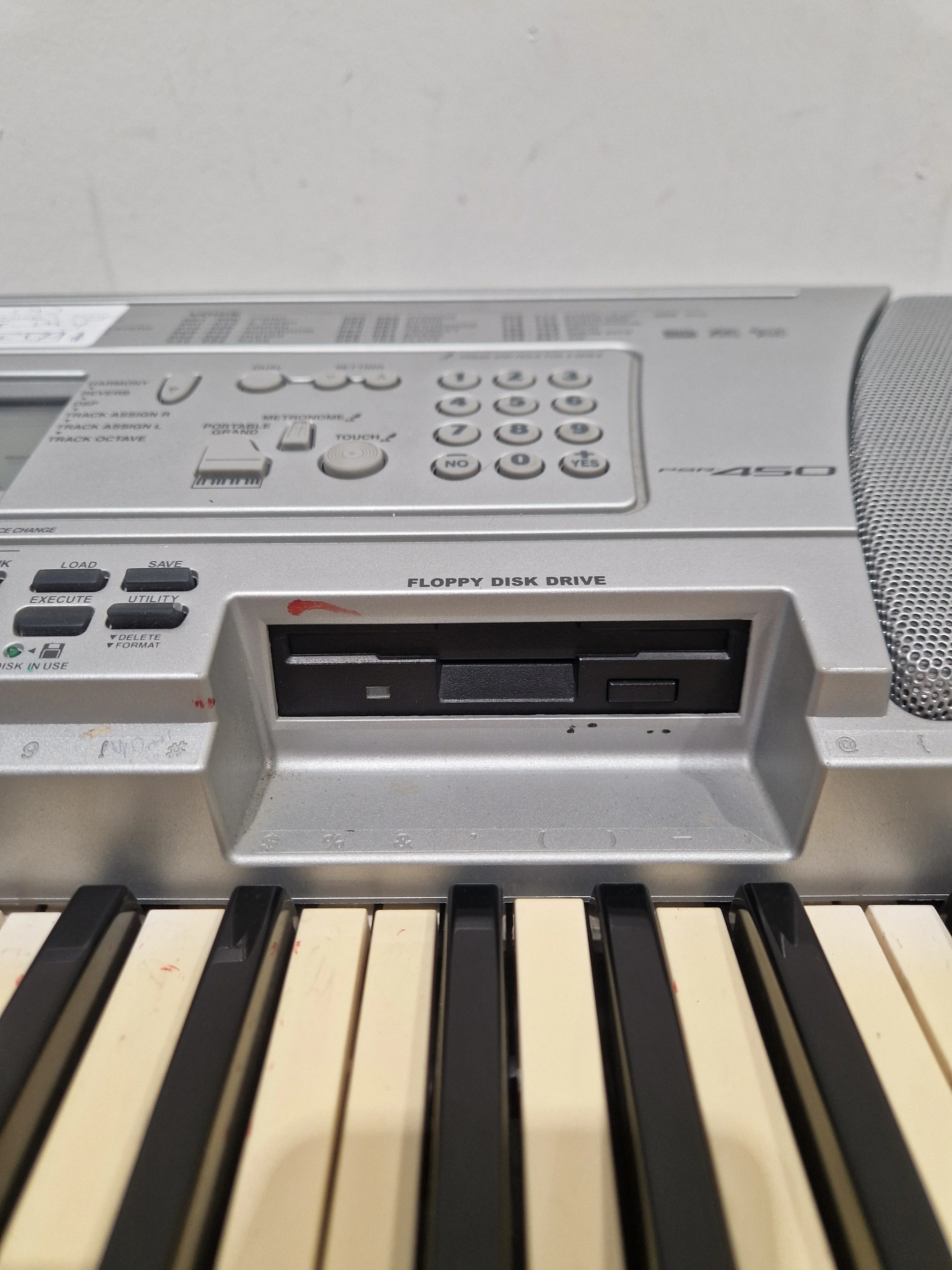 Yamaha Psr450 Keyboard - Portable Arranger, 61 Keys - Spares or Repair - Image 4