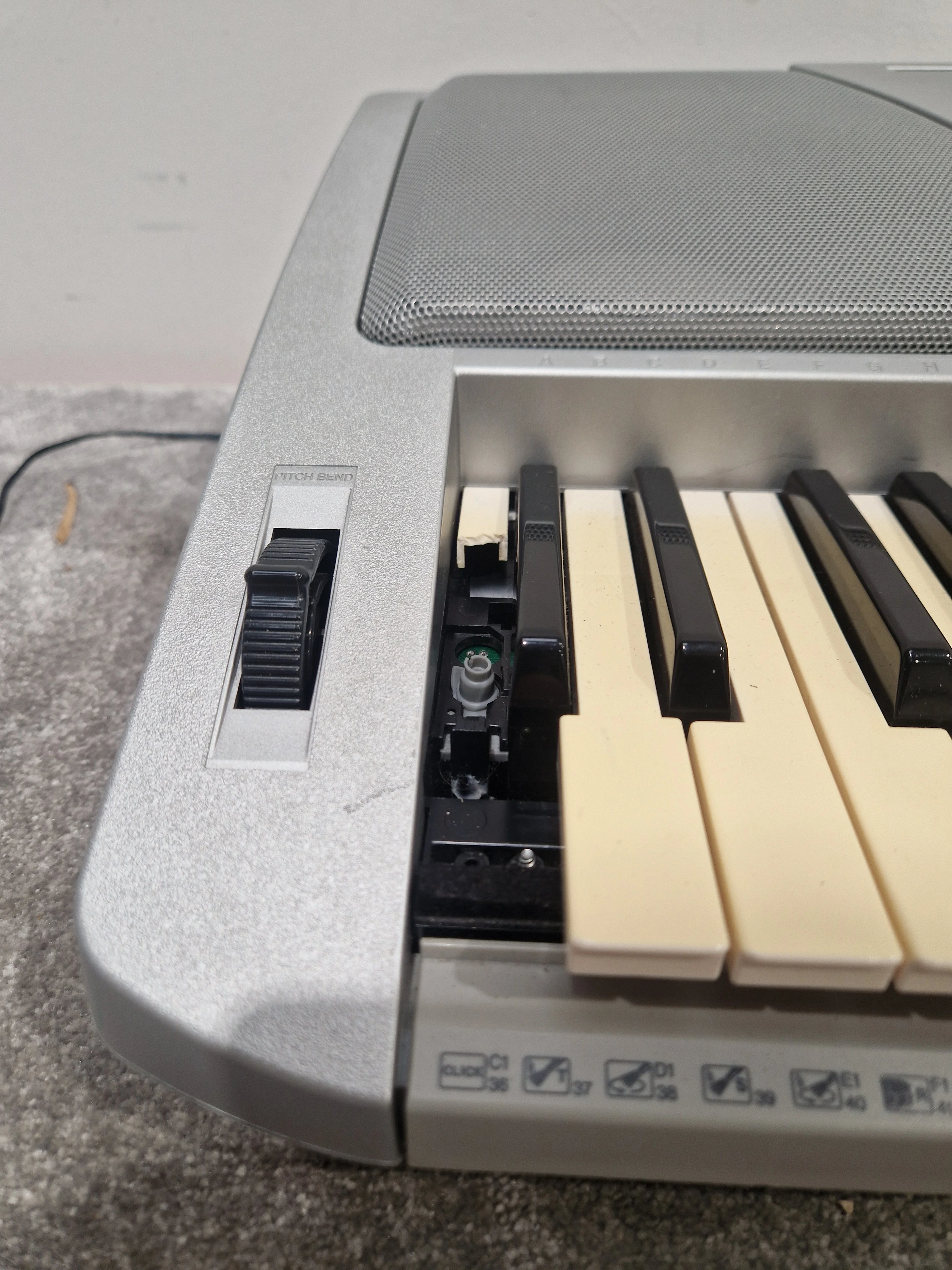 Yamaha Psr450 Keyboard - Portable Arranger, 61 Keys - Spares or Repair - Image 5