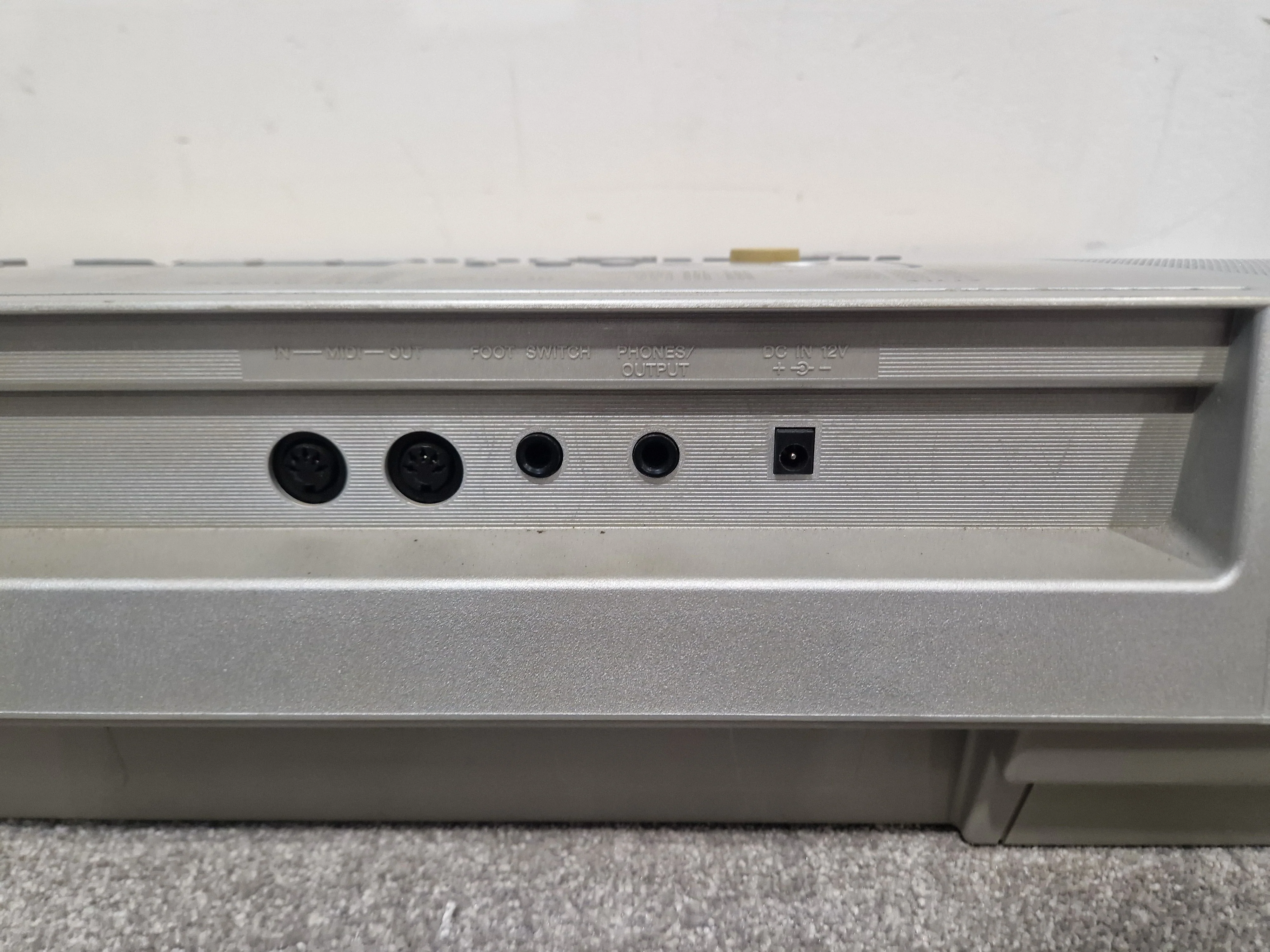 Yamaha Psr450 Keyboard - Portable Arranger, 61 Keys - Spares or Repair - Image 8