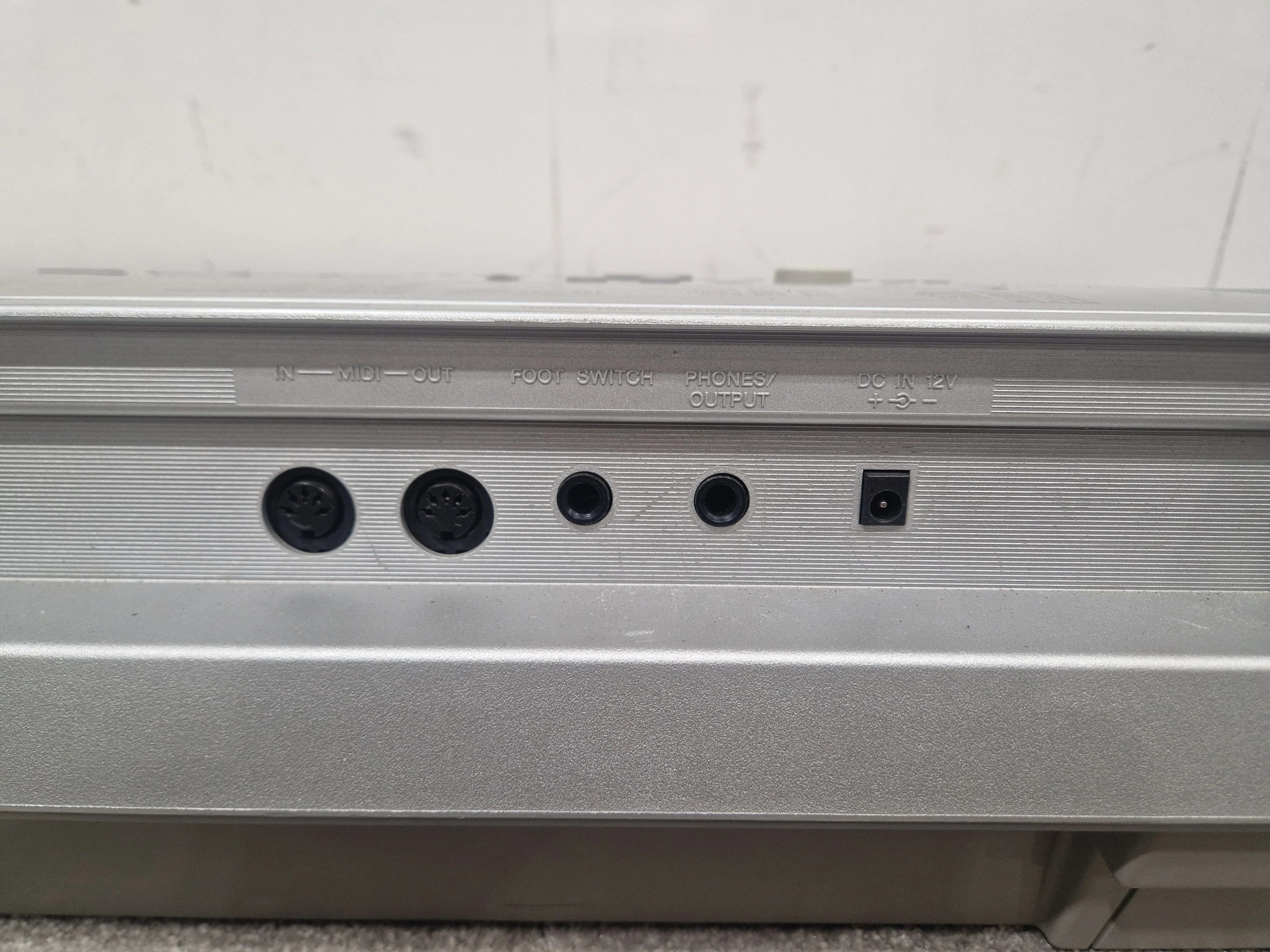 Yamaha Psr450 Keyboard - Portable Arranger, 61 Keys - Spares or Repair - Image 7
